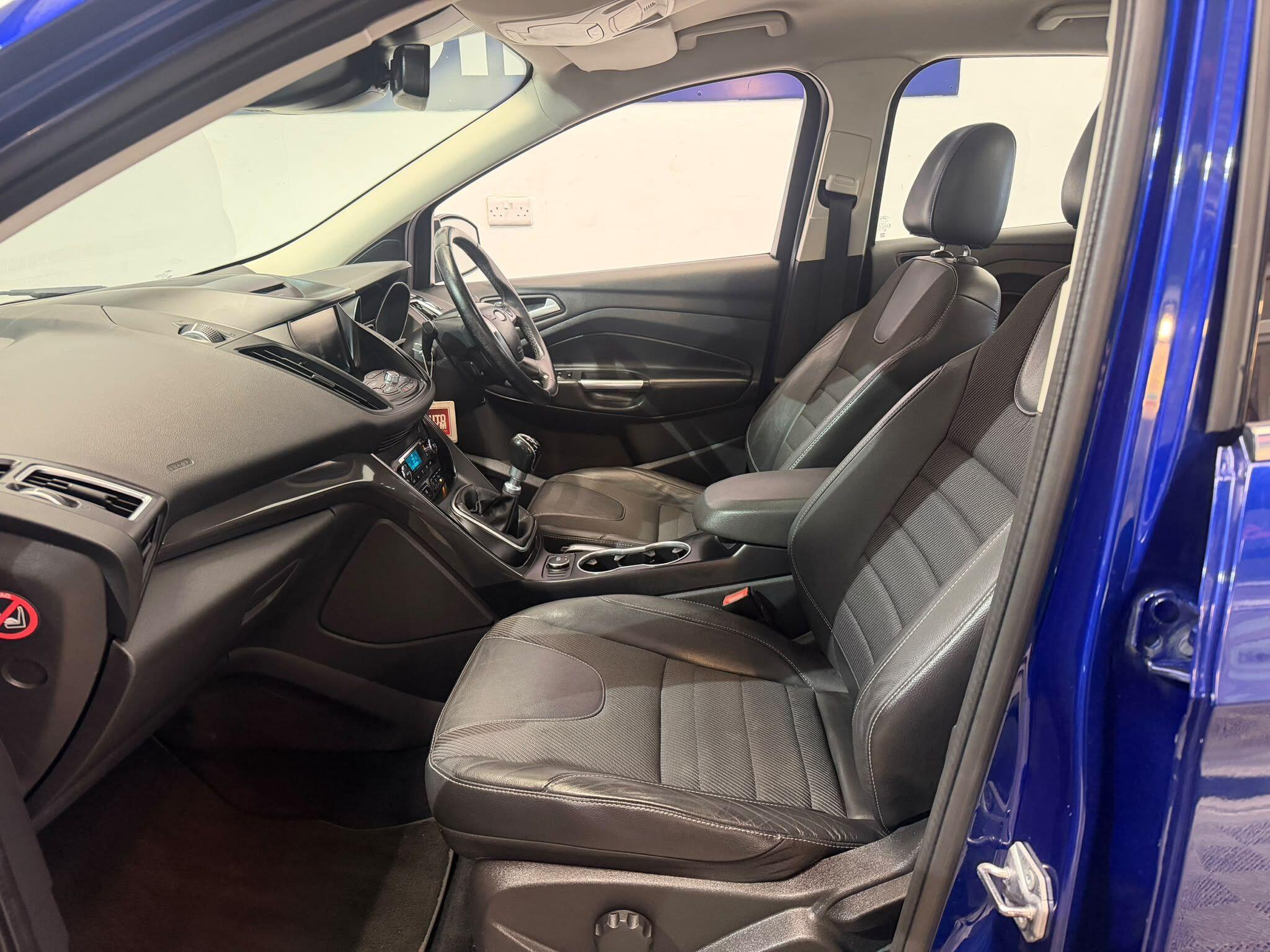 Ford Kuga view 22
