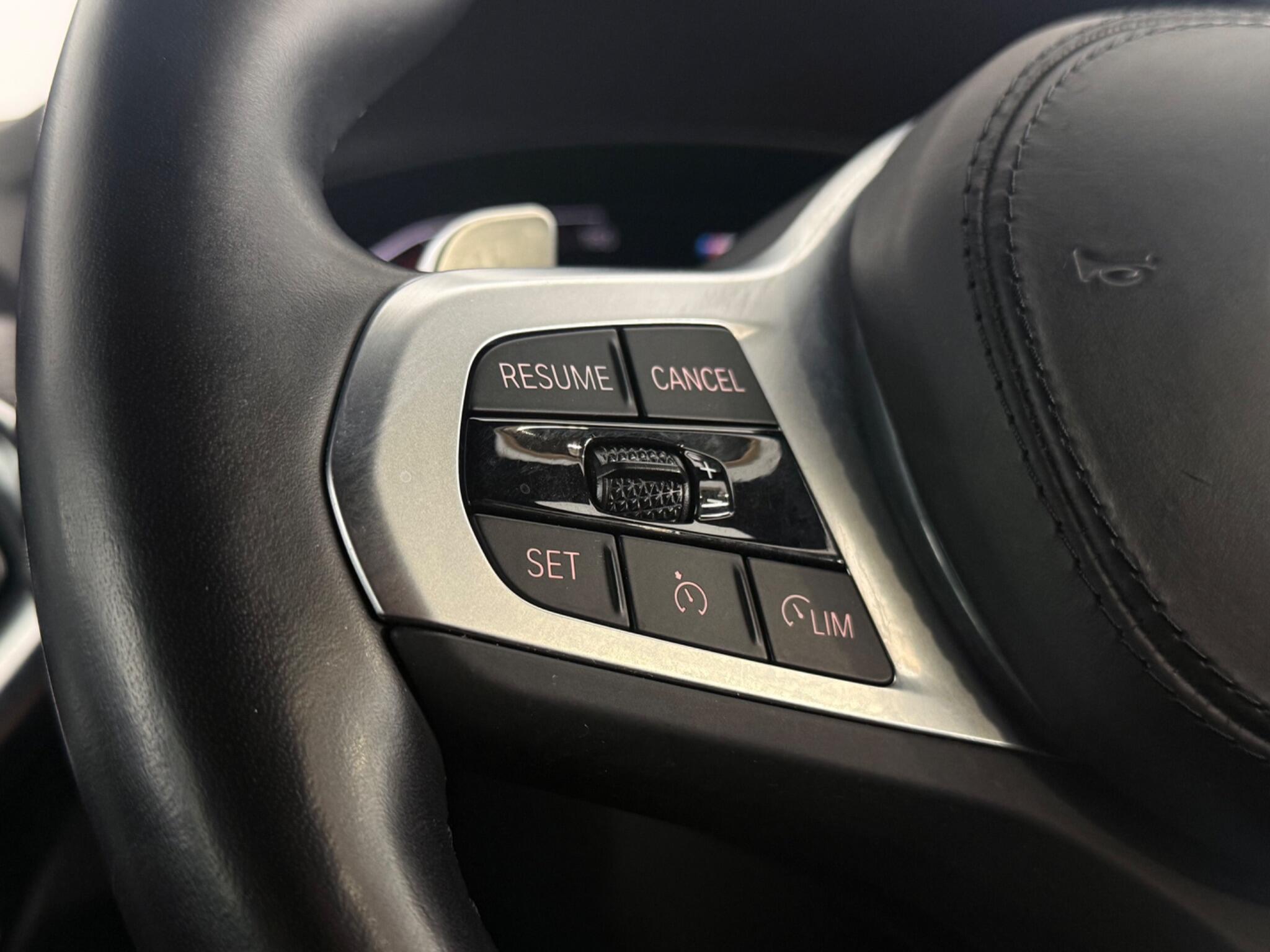 BMW X4 view 13