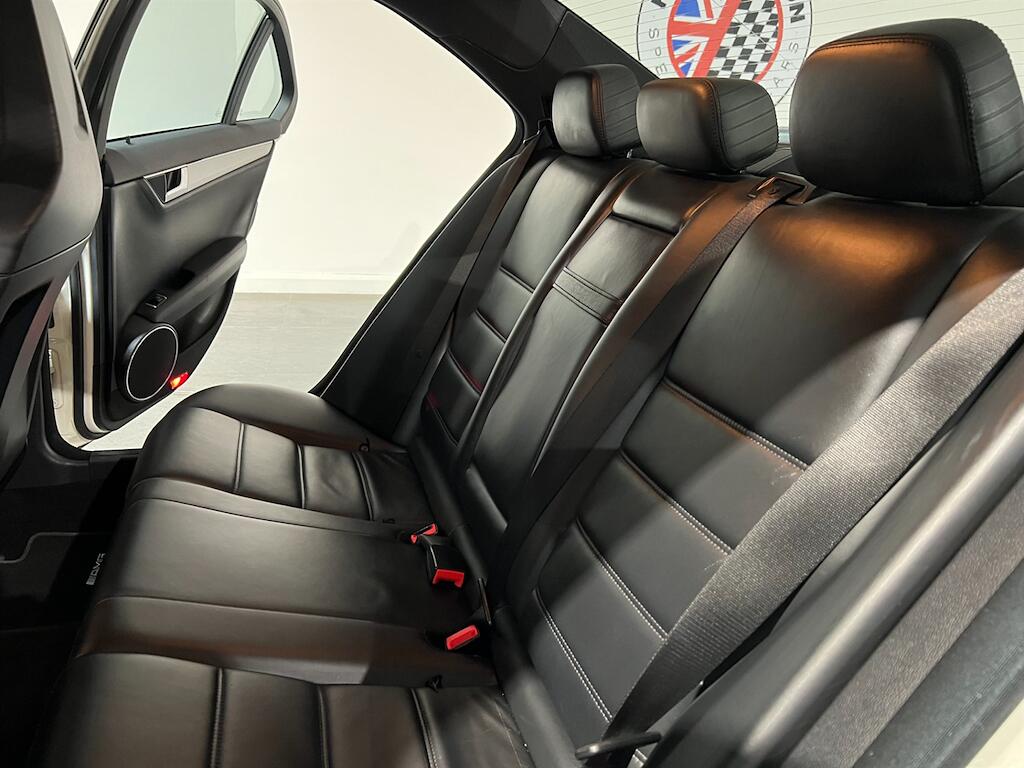 Mercedes-Benz C-Class view 40