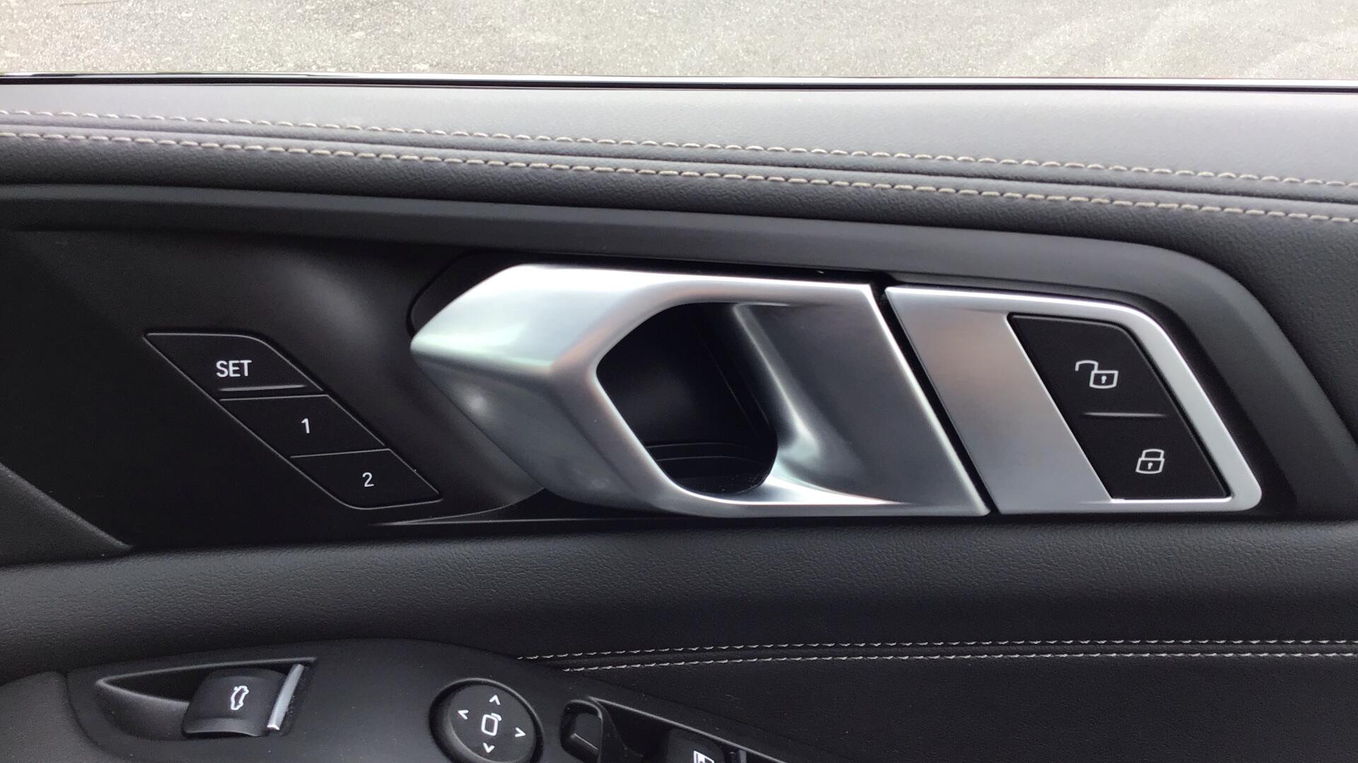 BMW X5 view 28