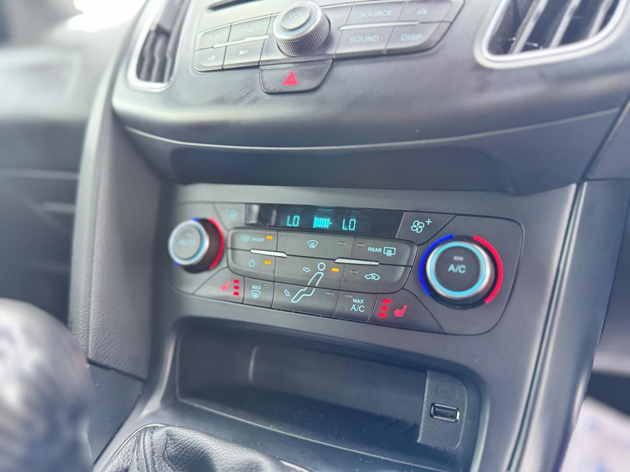 Ford Focus view 41
