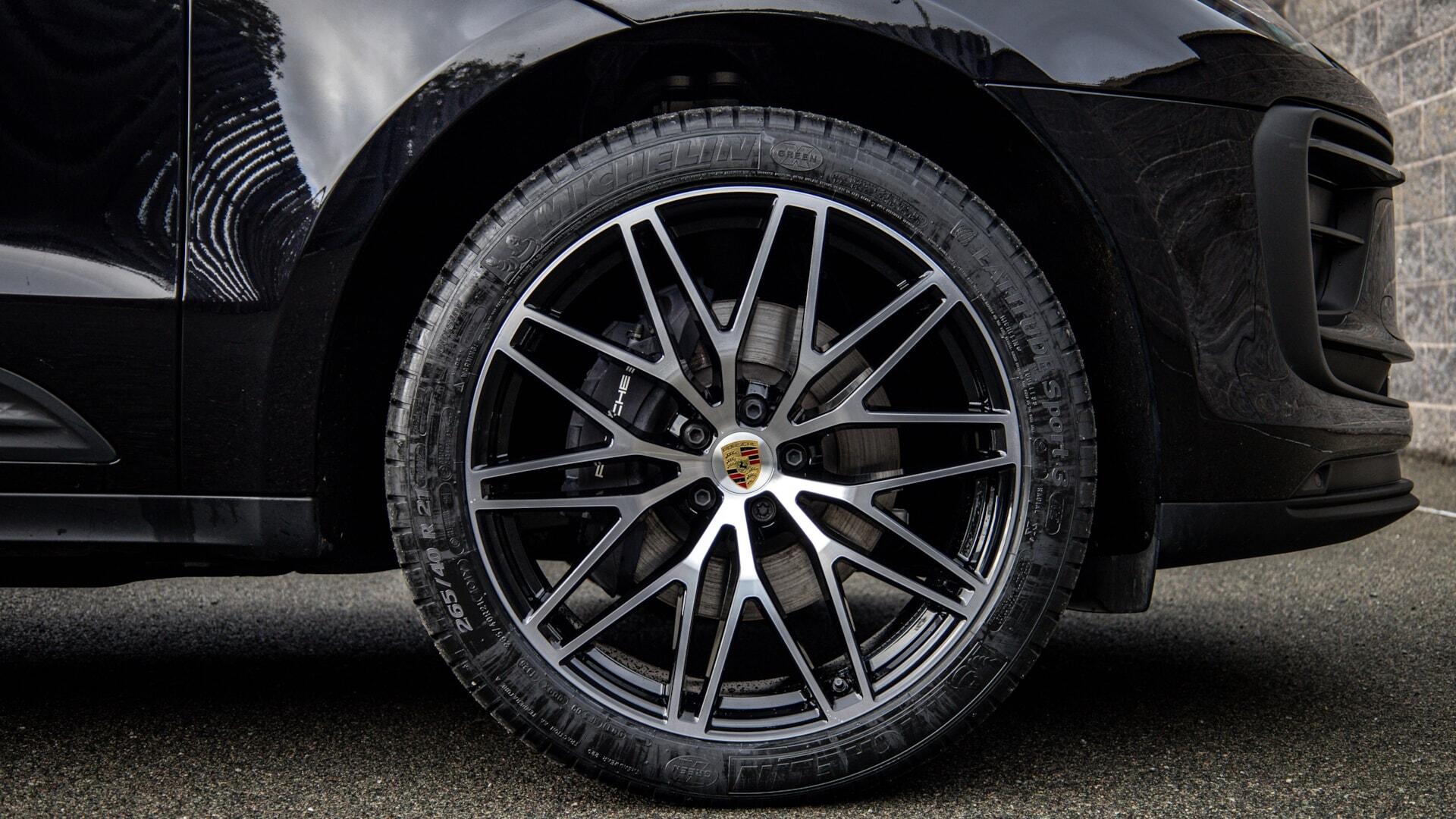 Porsche Macan view 5