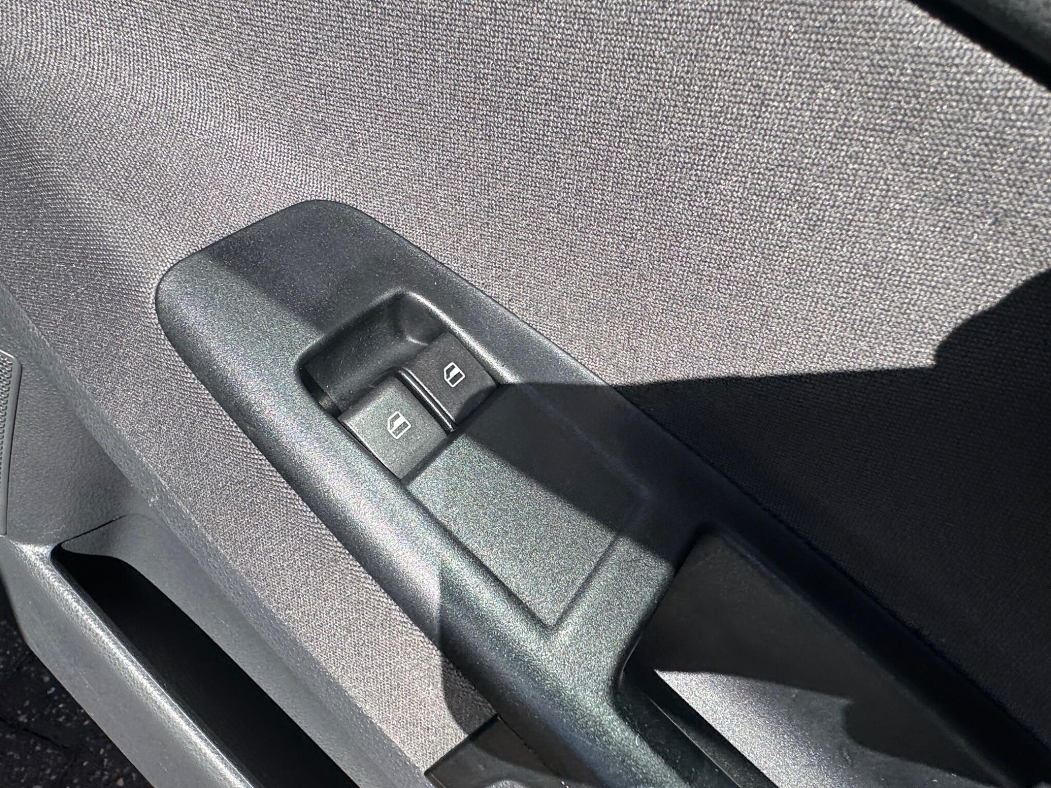 Volkswagen Polo view 11