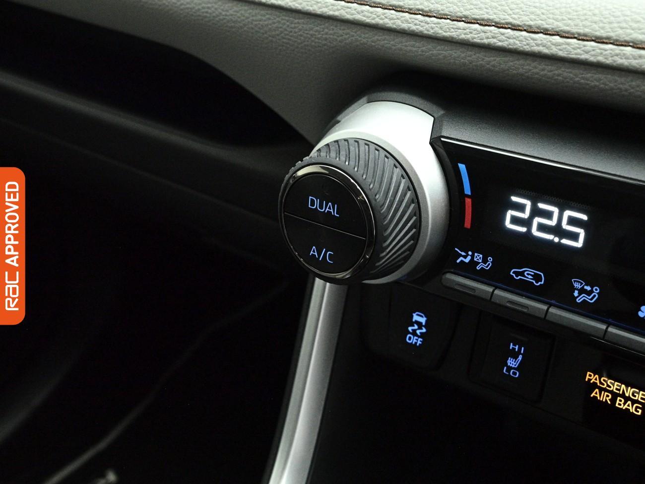 Toyota Rav4 view 16
