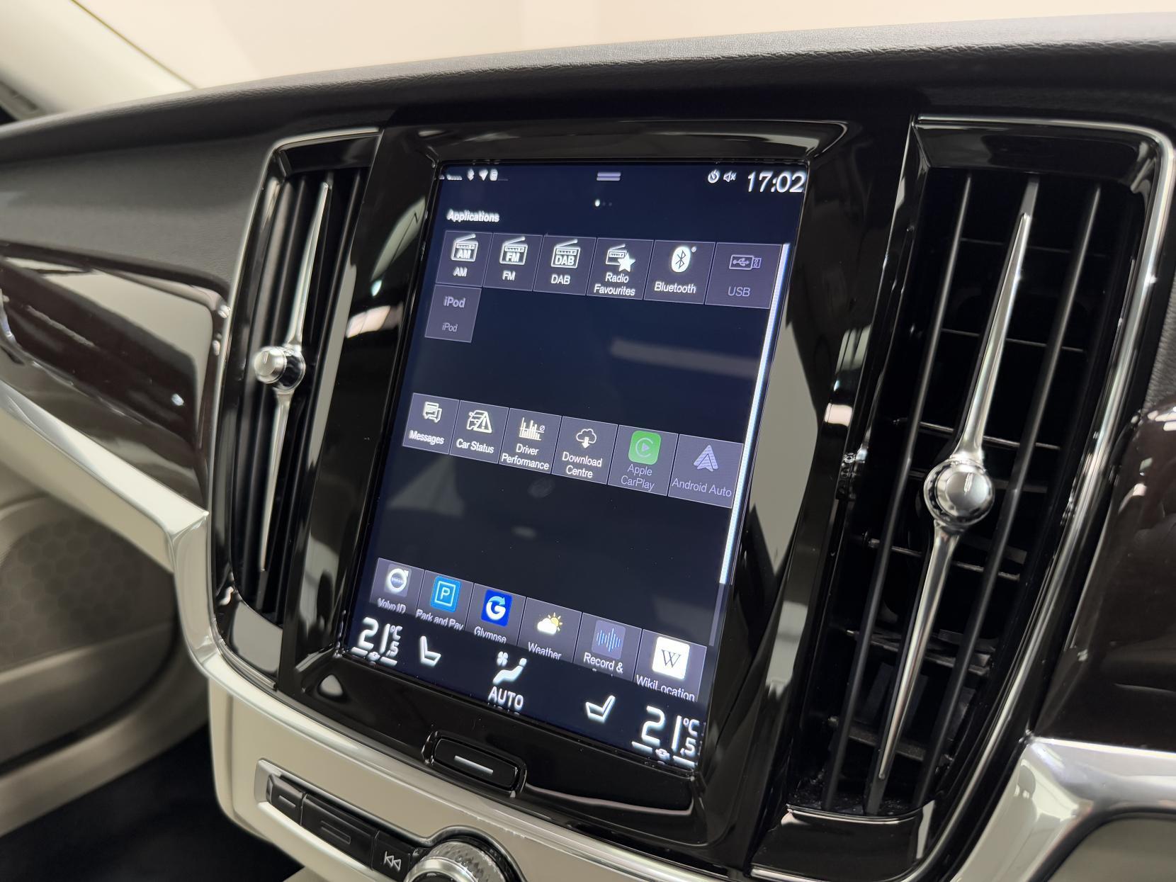 Volvo S90 view 26