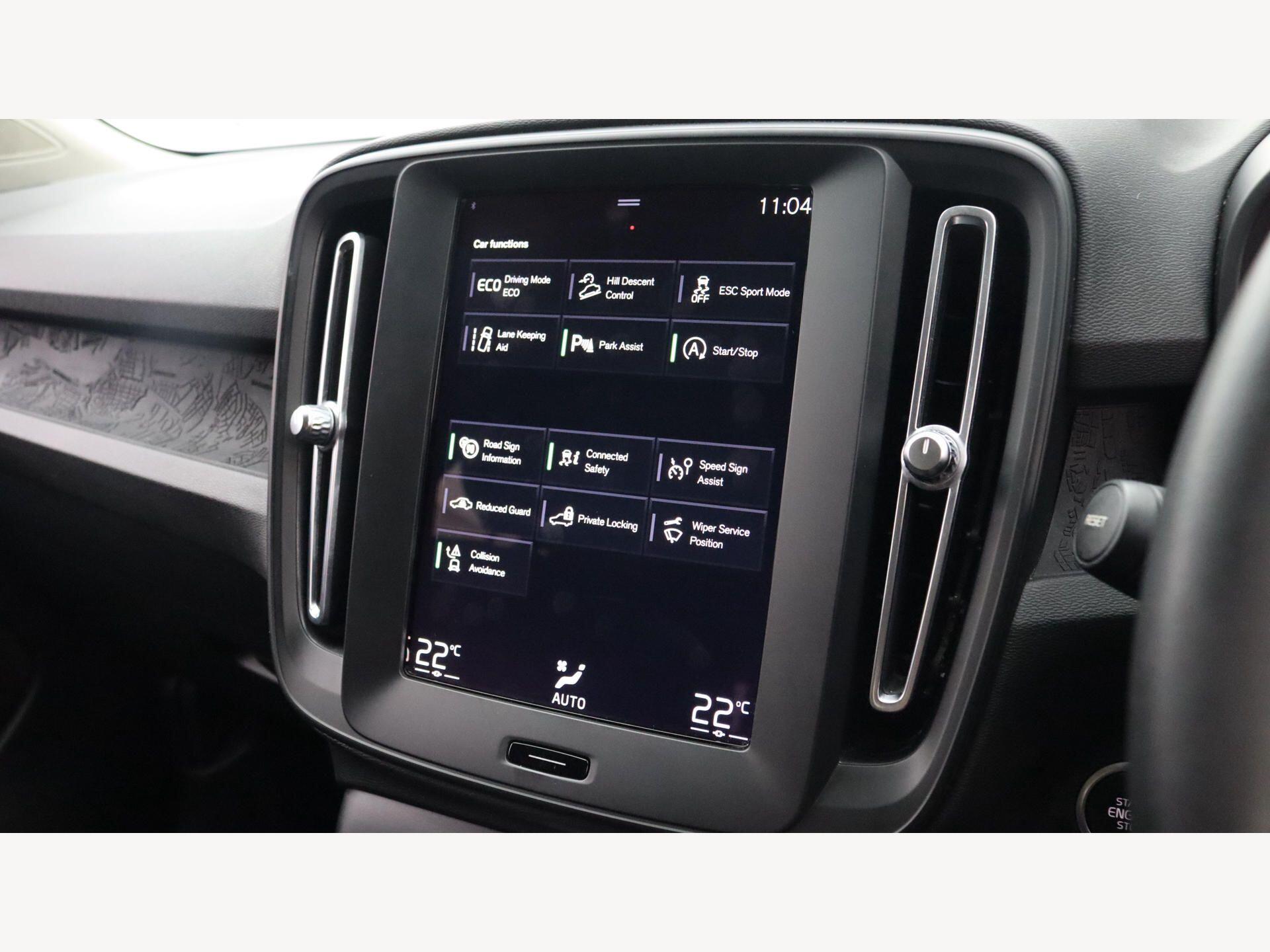 Volvo XC40 view 18