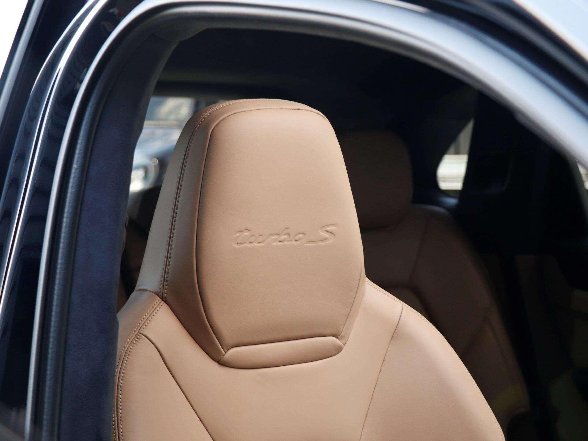 Porsche Cayenne view 24