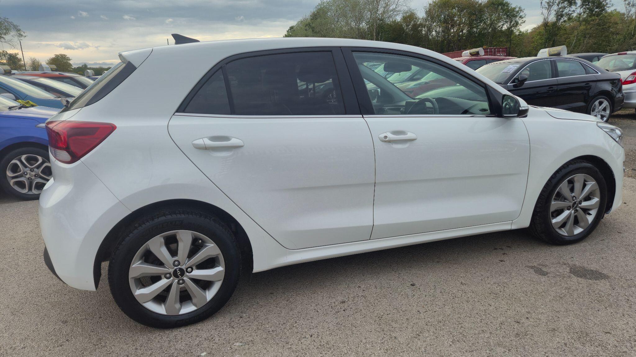 Kia Rio view 11