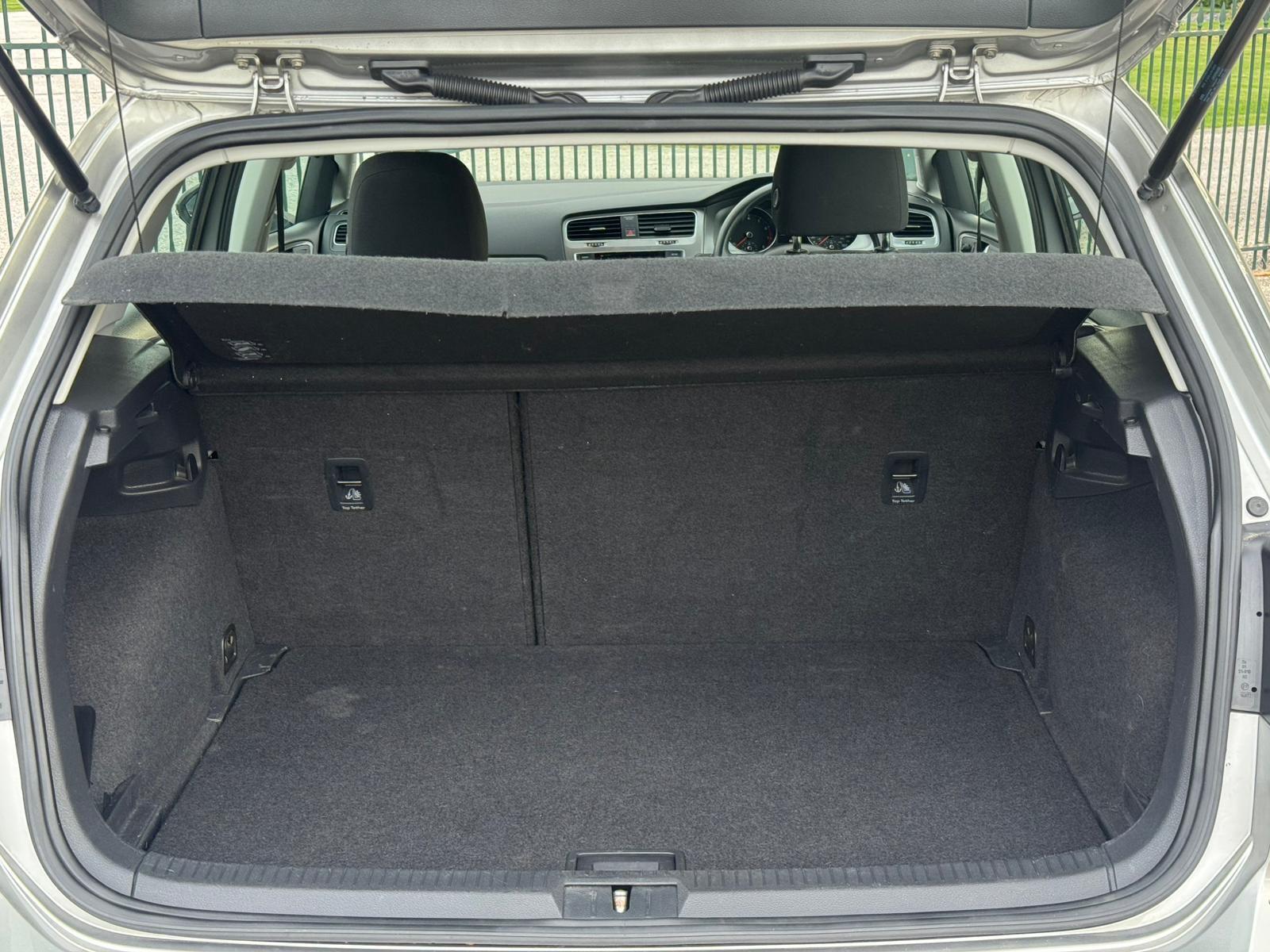 2013 Volkswagen Golf image 32