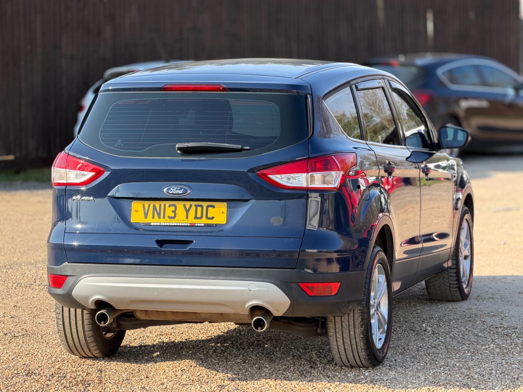 2013 Ford Kuga 2.0 TDCi Zetec 2WD Euro 5 5dr image 12