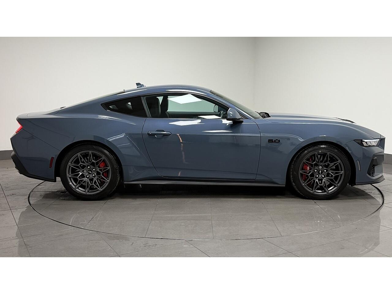 Ford Mustang view 9