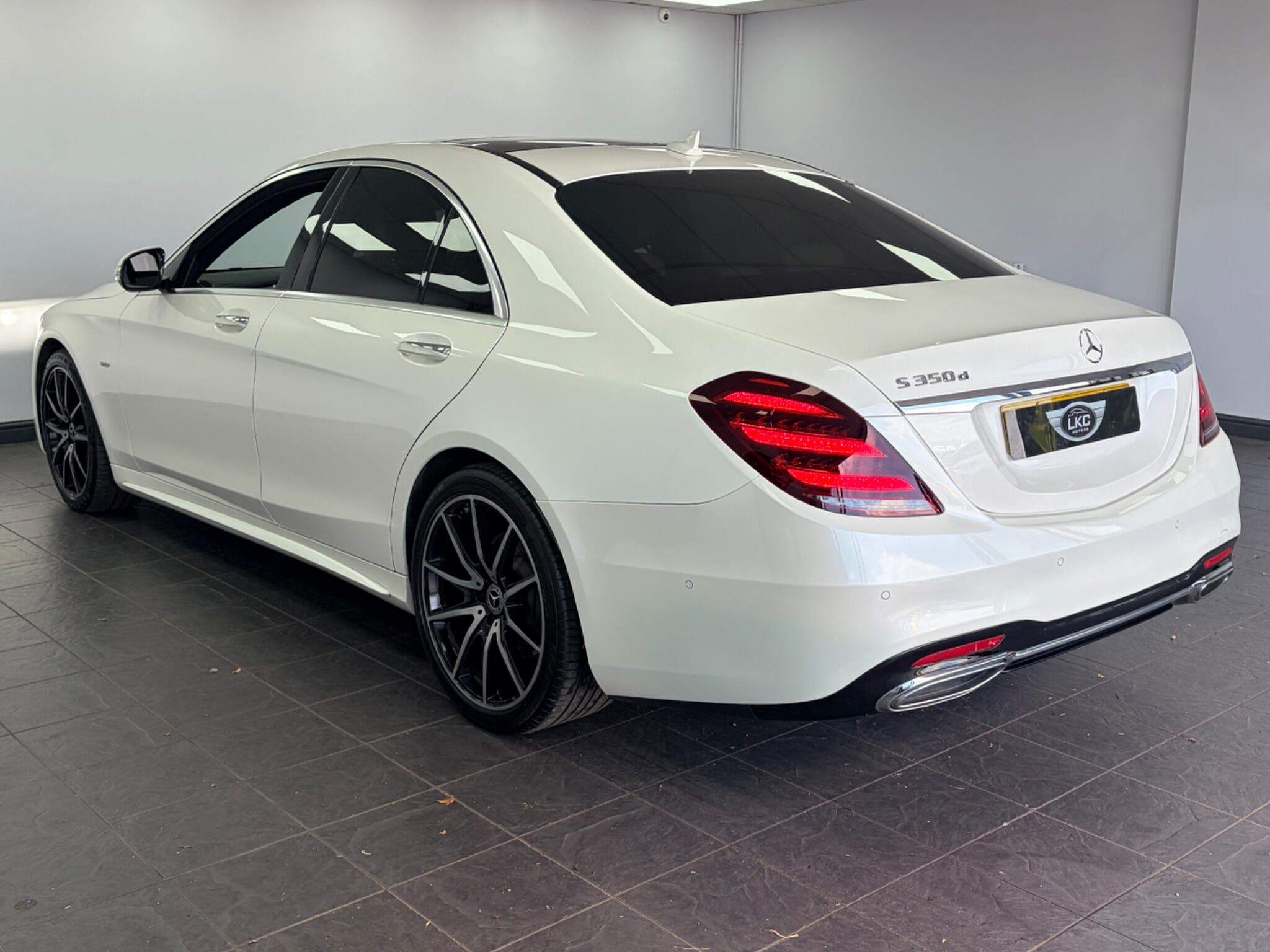 Mercedes-Benz S-Class view 4