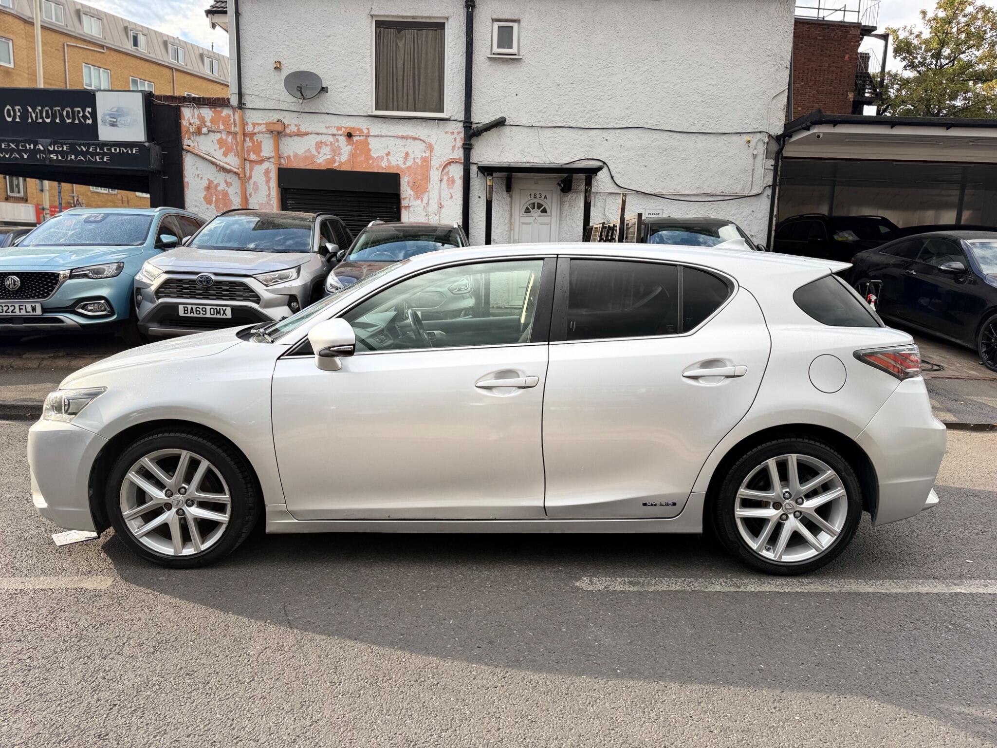 Lexus CT view 10