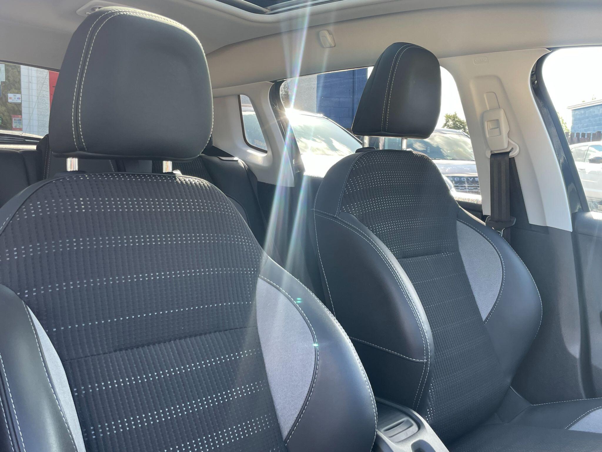 Peugeot 2008 view 16