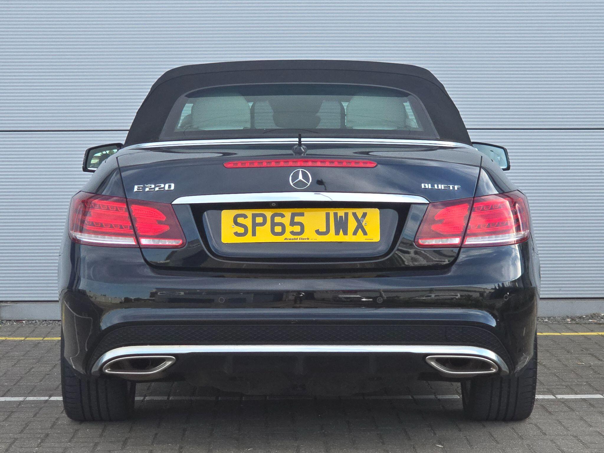Mercedes-Benz E-Class view 11