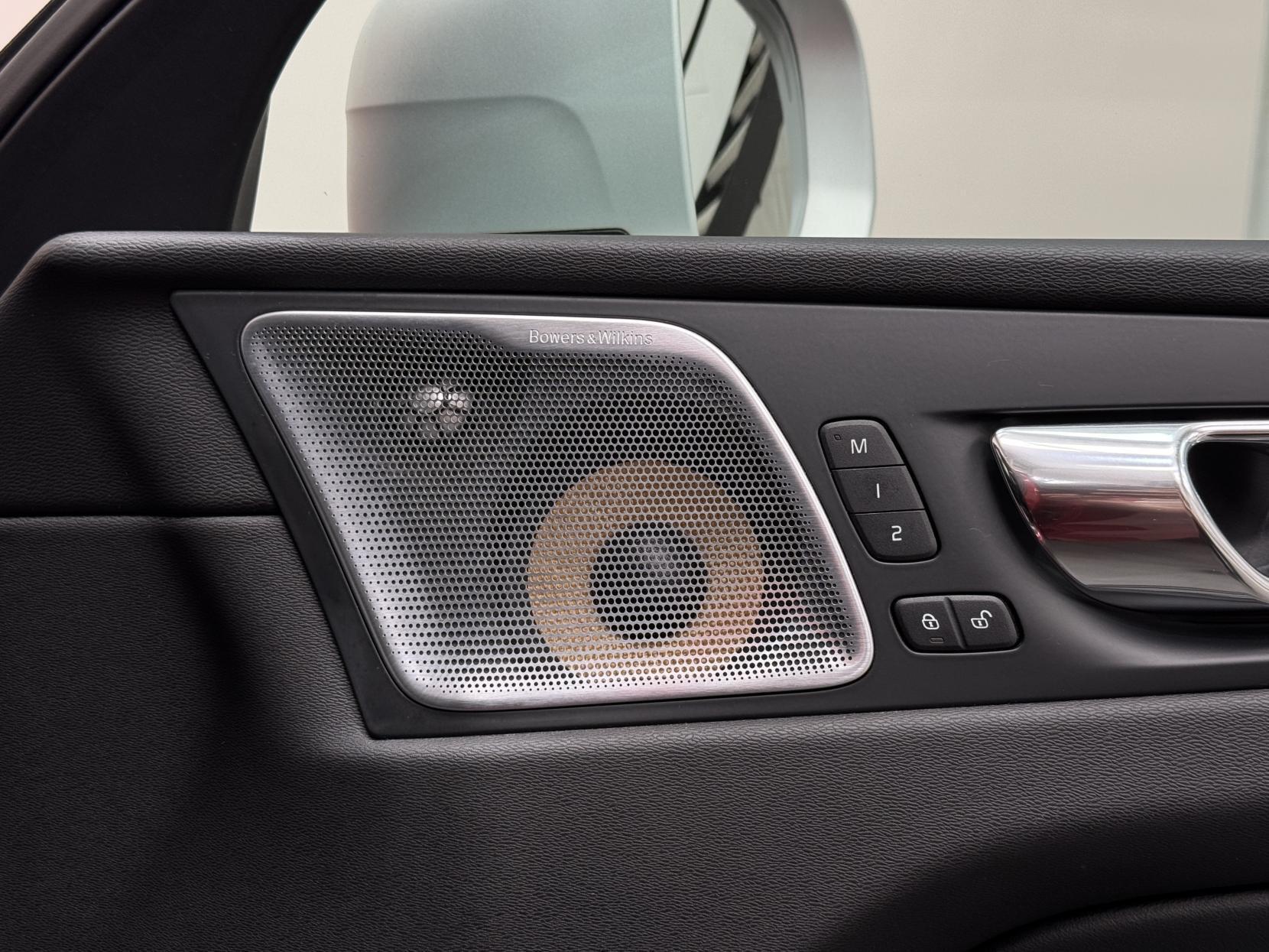 Volvo XC60 view 49