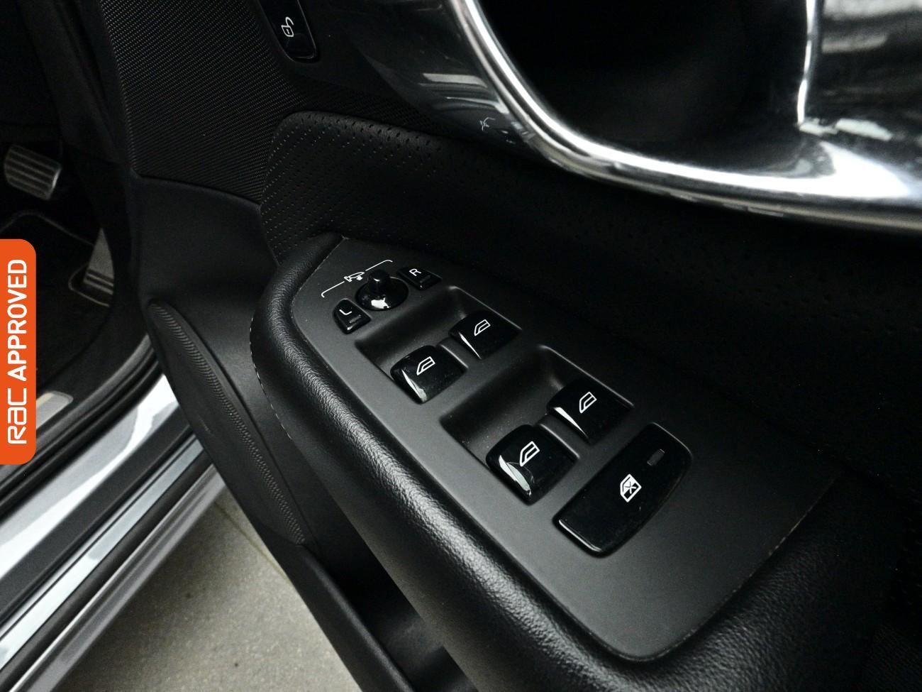 Volvo XC90 view 27