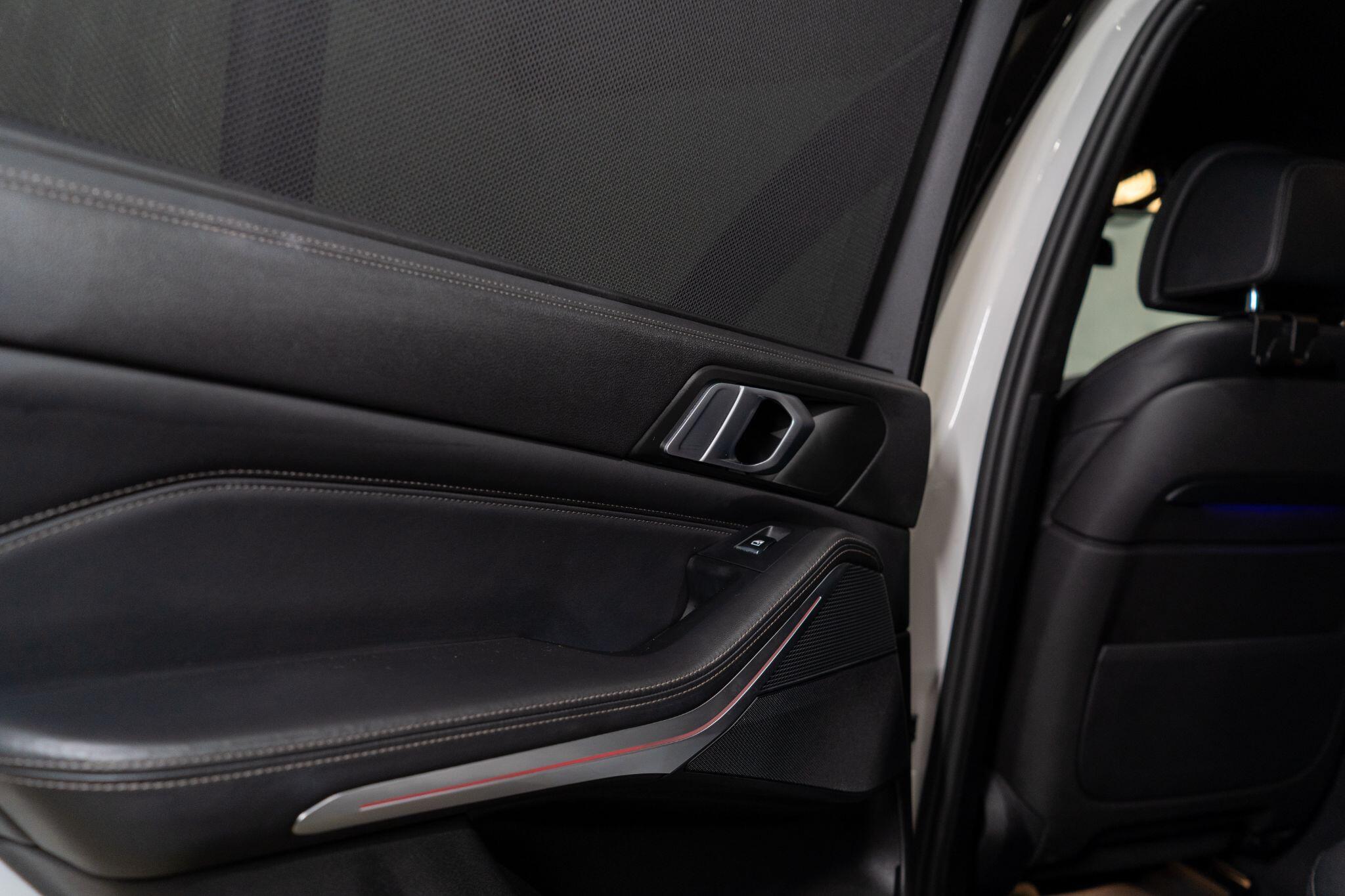 BMW X5 view 35