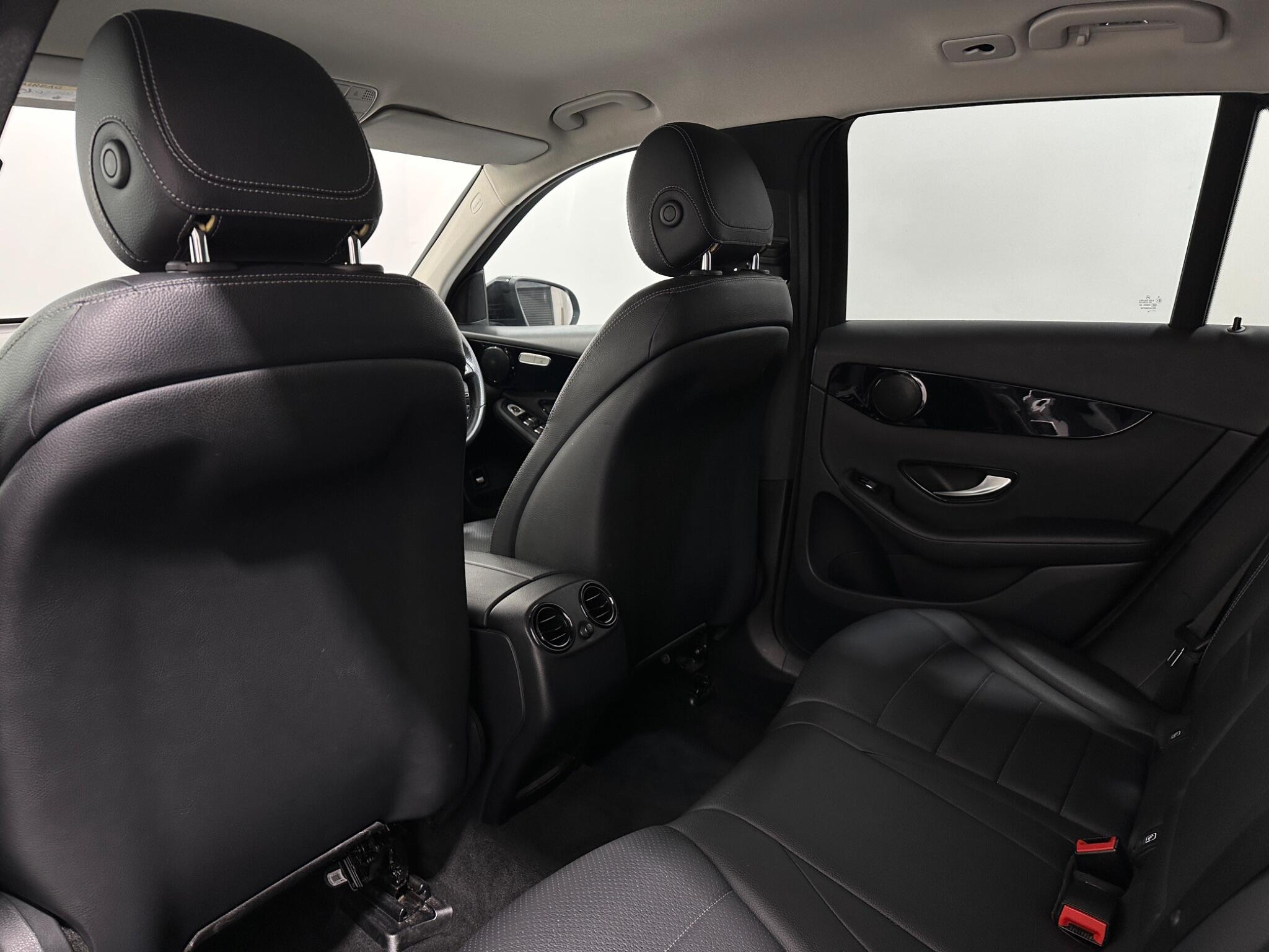 Mercedes-Benz GLC view 38