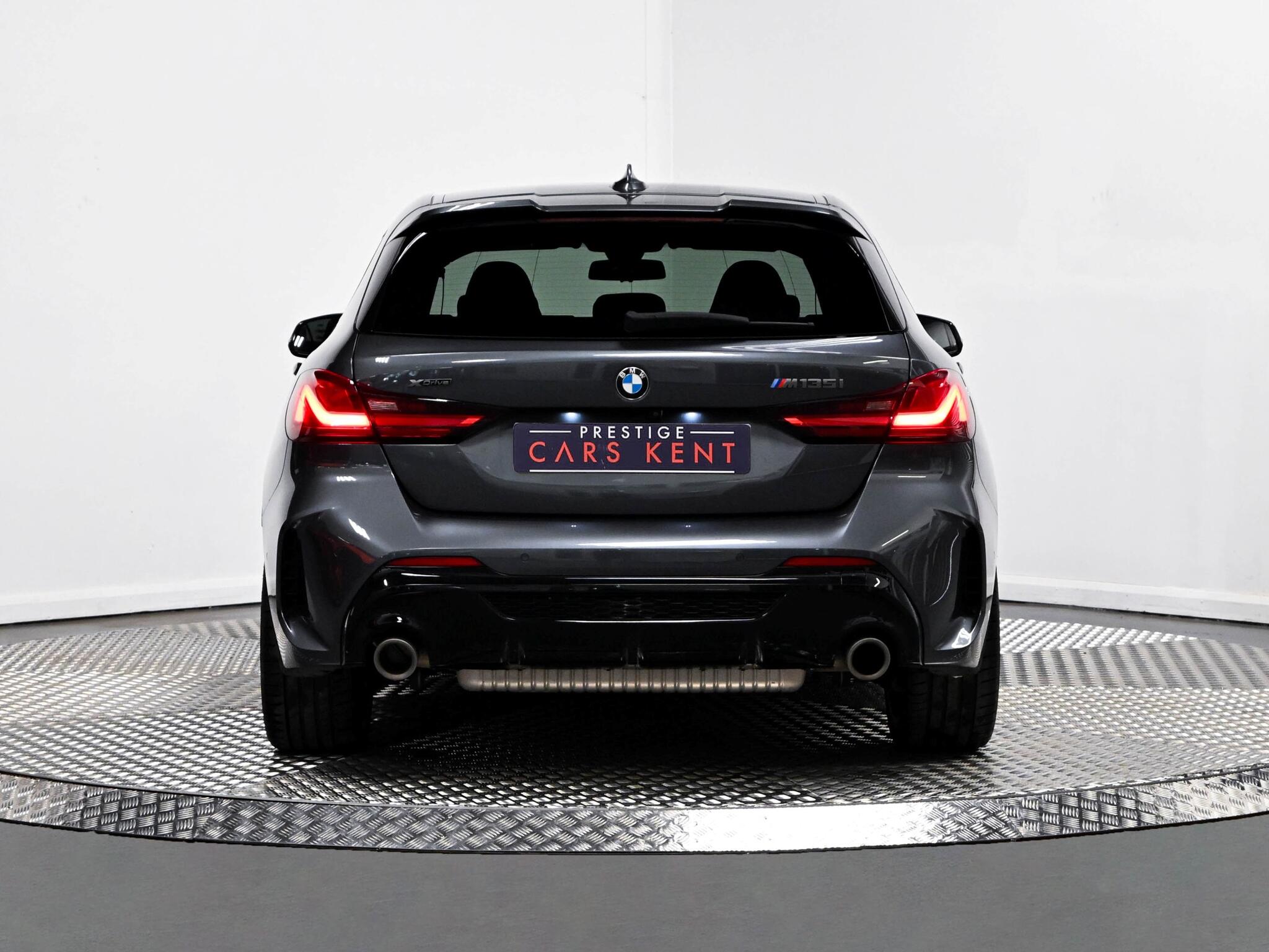 BMW 1 Series view 21