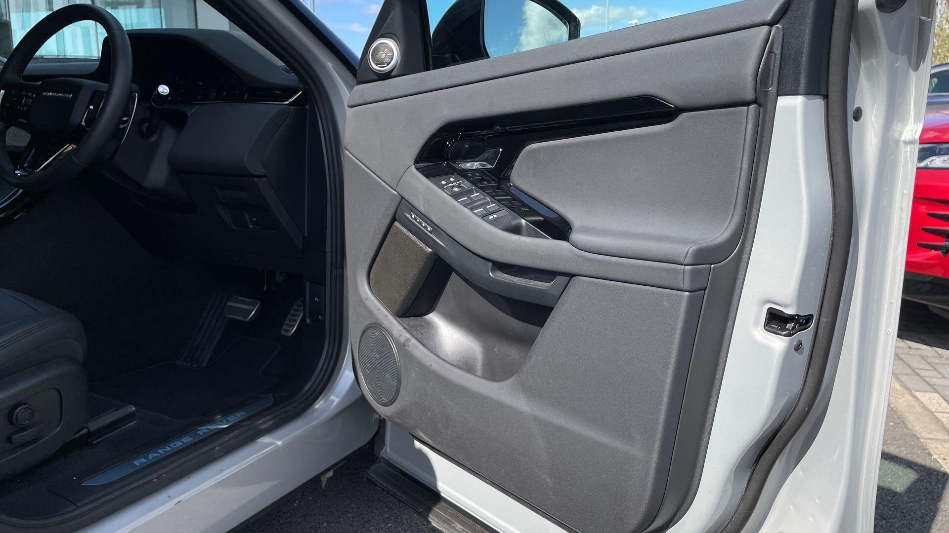 Land Rover Range Rover Evoque view 46