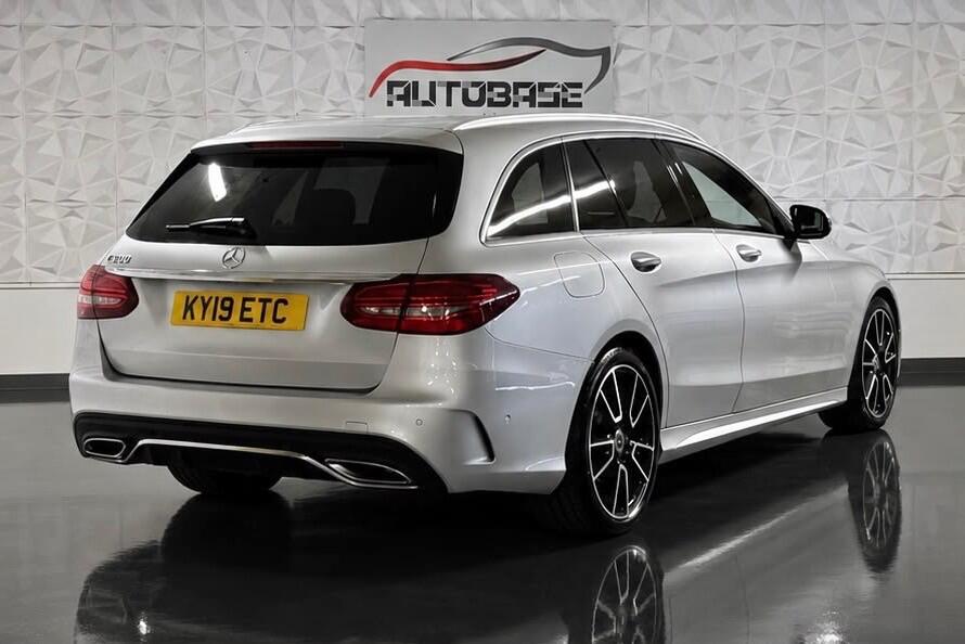 Mercedes-Benz C Class view 4