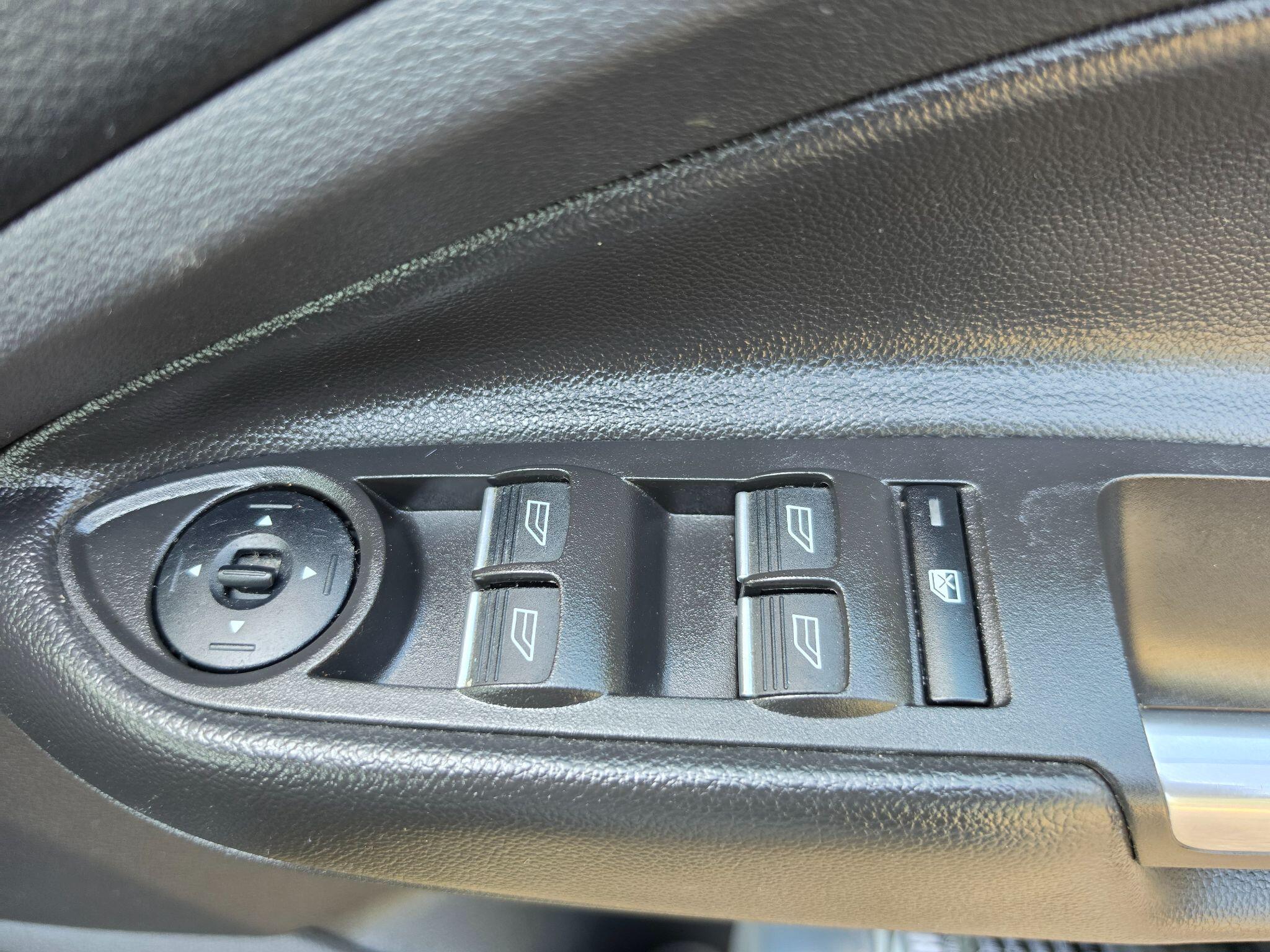 Ford Kuga view 31