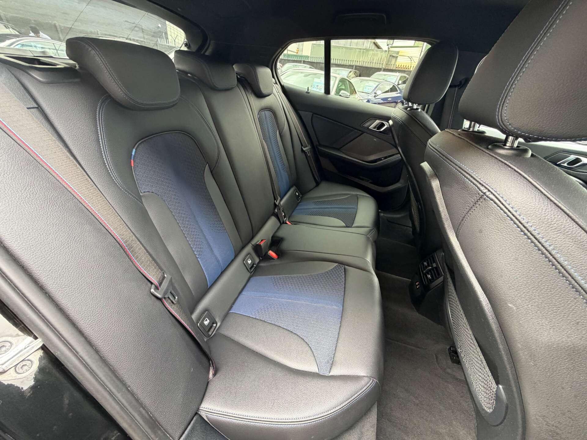 BMW 1 Series view 17