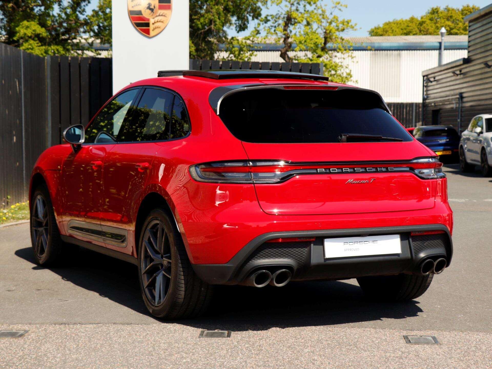 Porsche Macan view 39