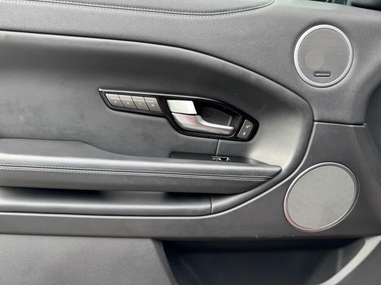 Land Rover Range Rover Evoque view 25