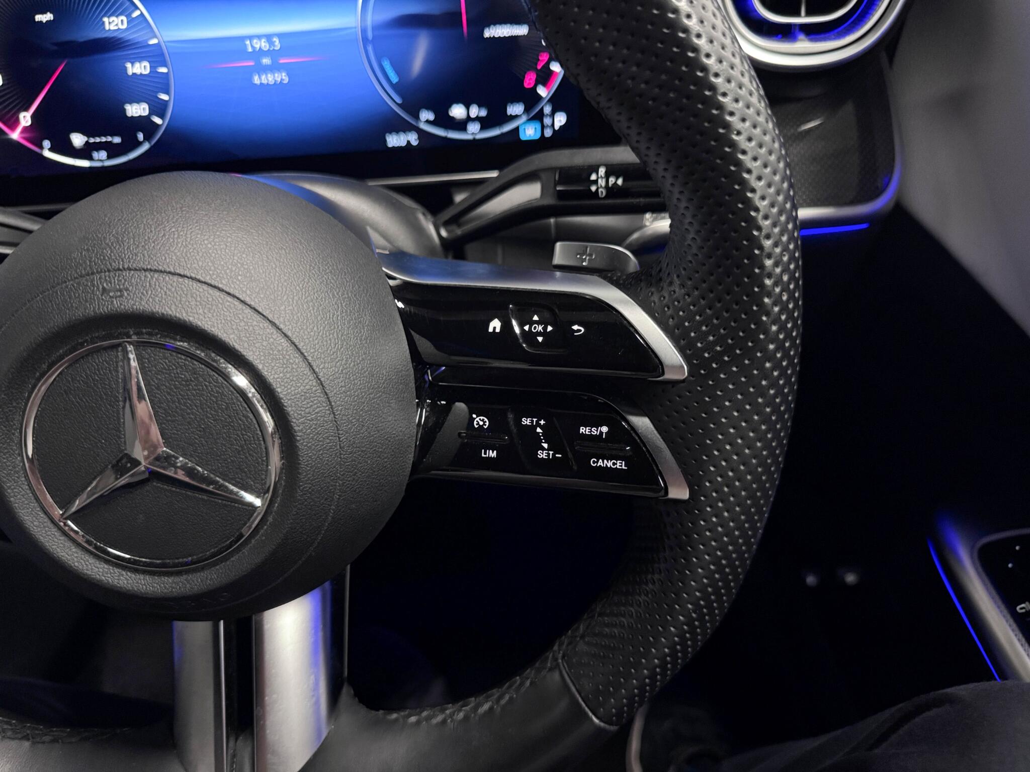 Mercedes-Benz GLC view 13
