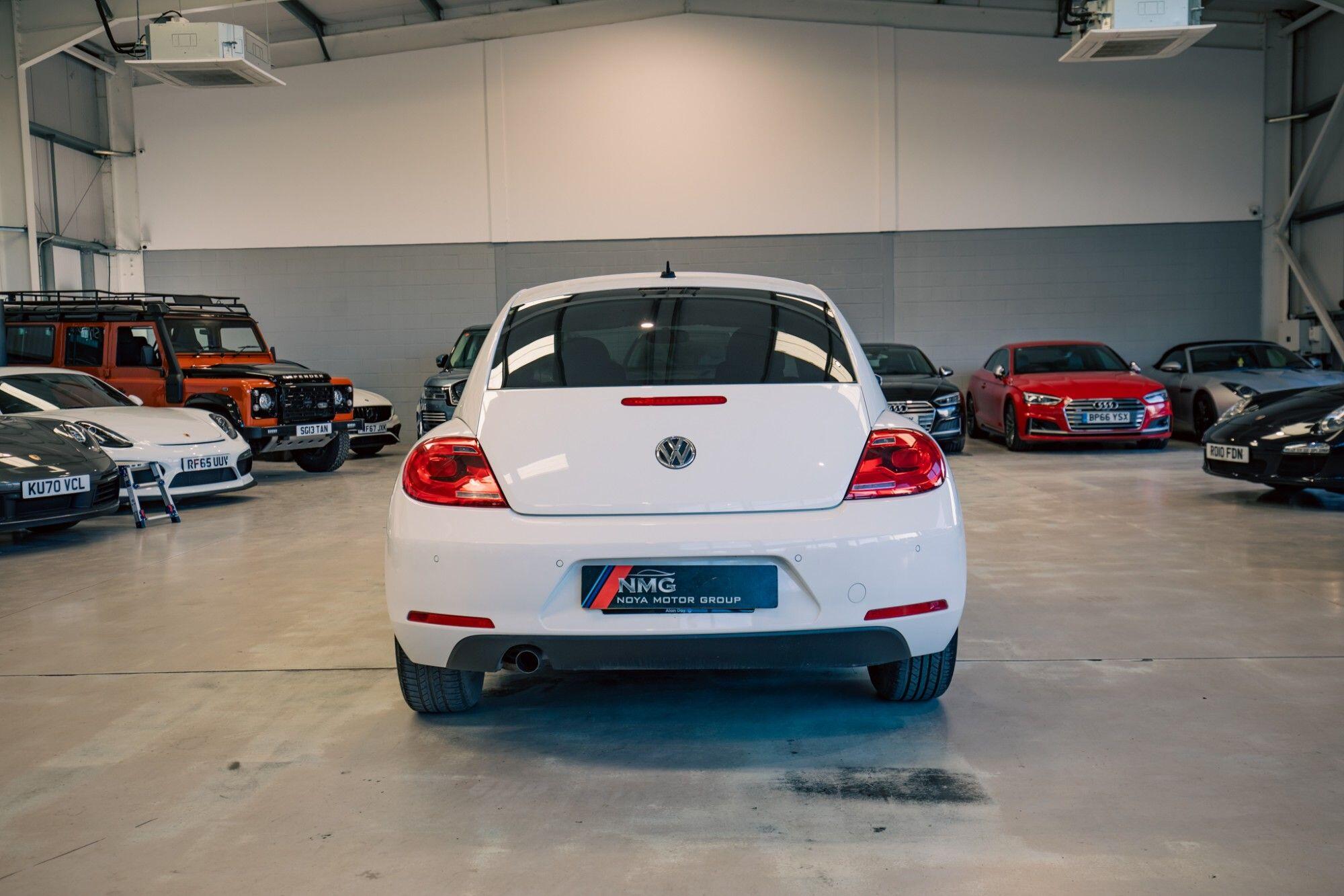 Volkswagen Beetle view 23
