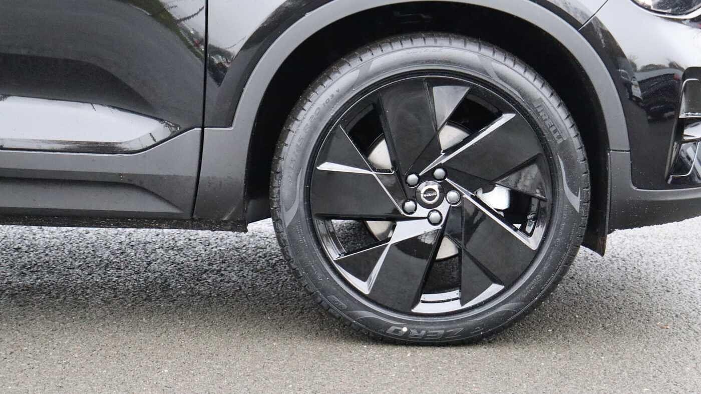 Volvo XC40 view 9
