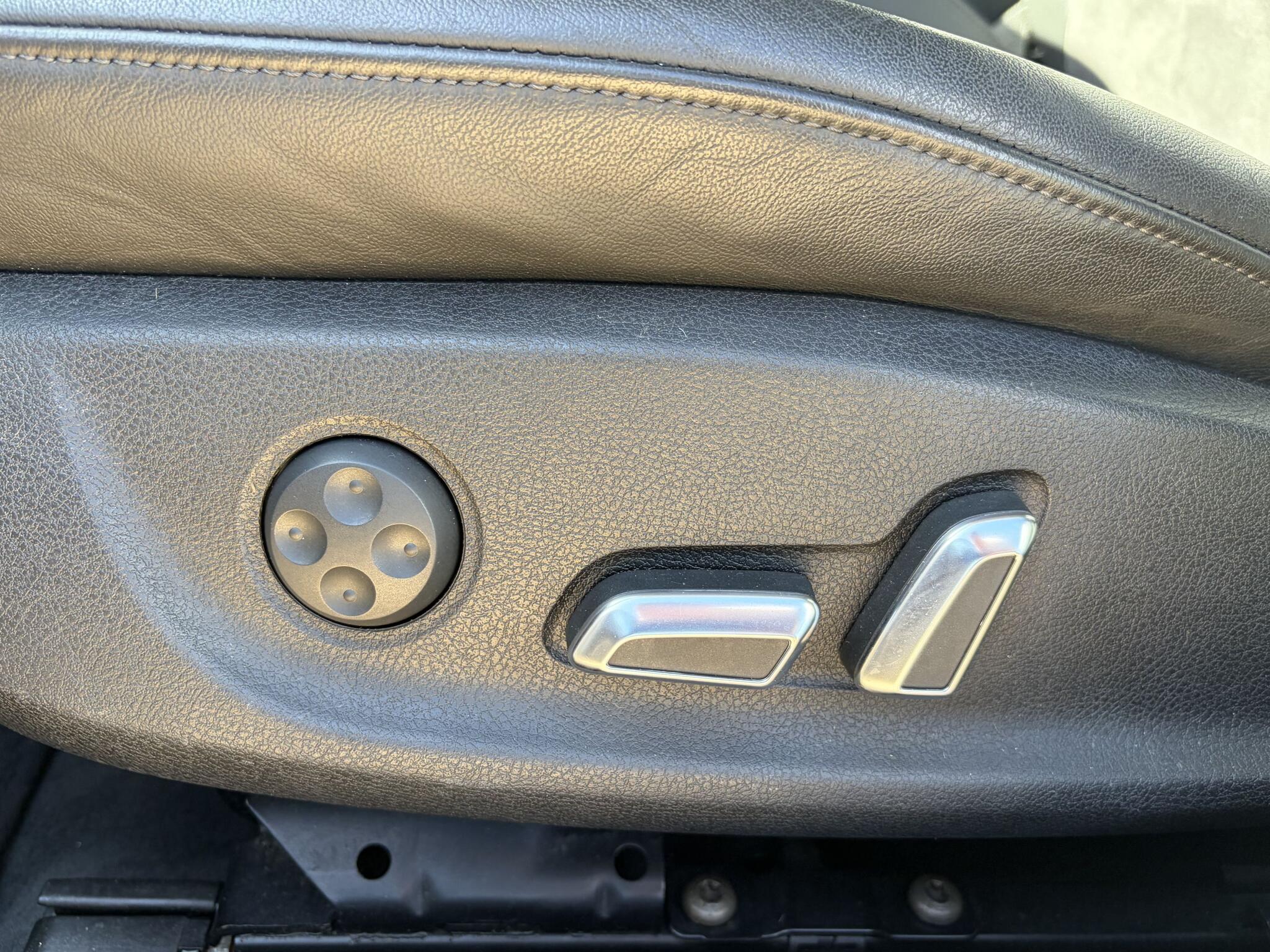 Audi S4 view 28