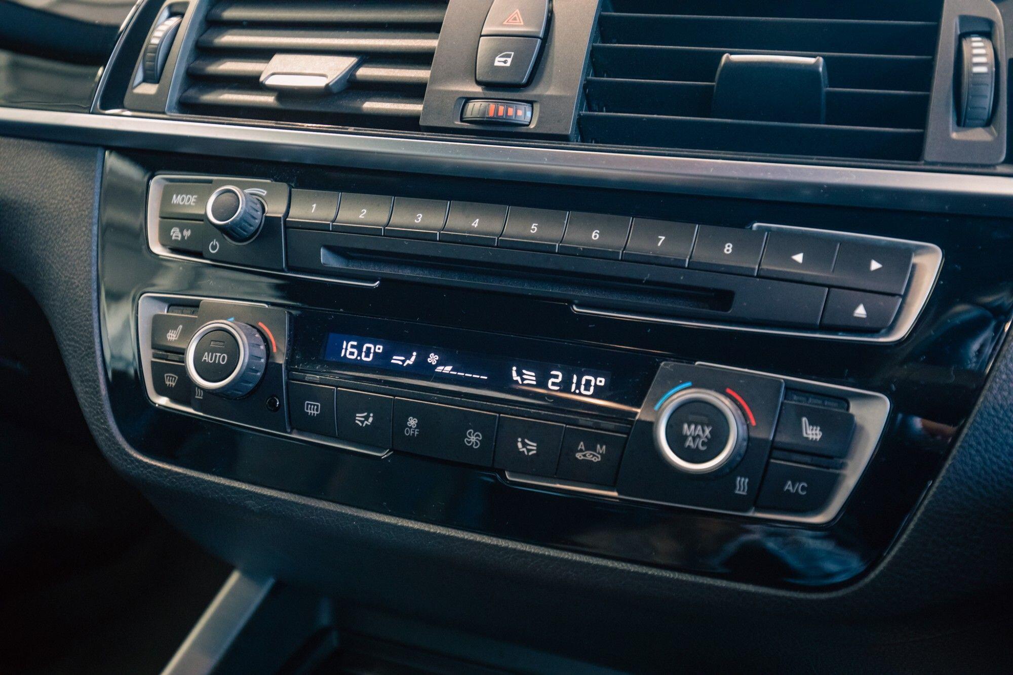 BMW 1 Series view 15