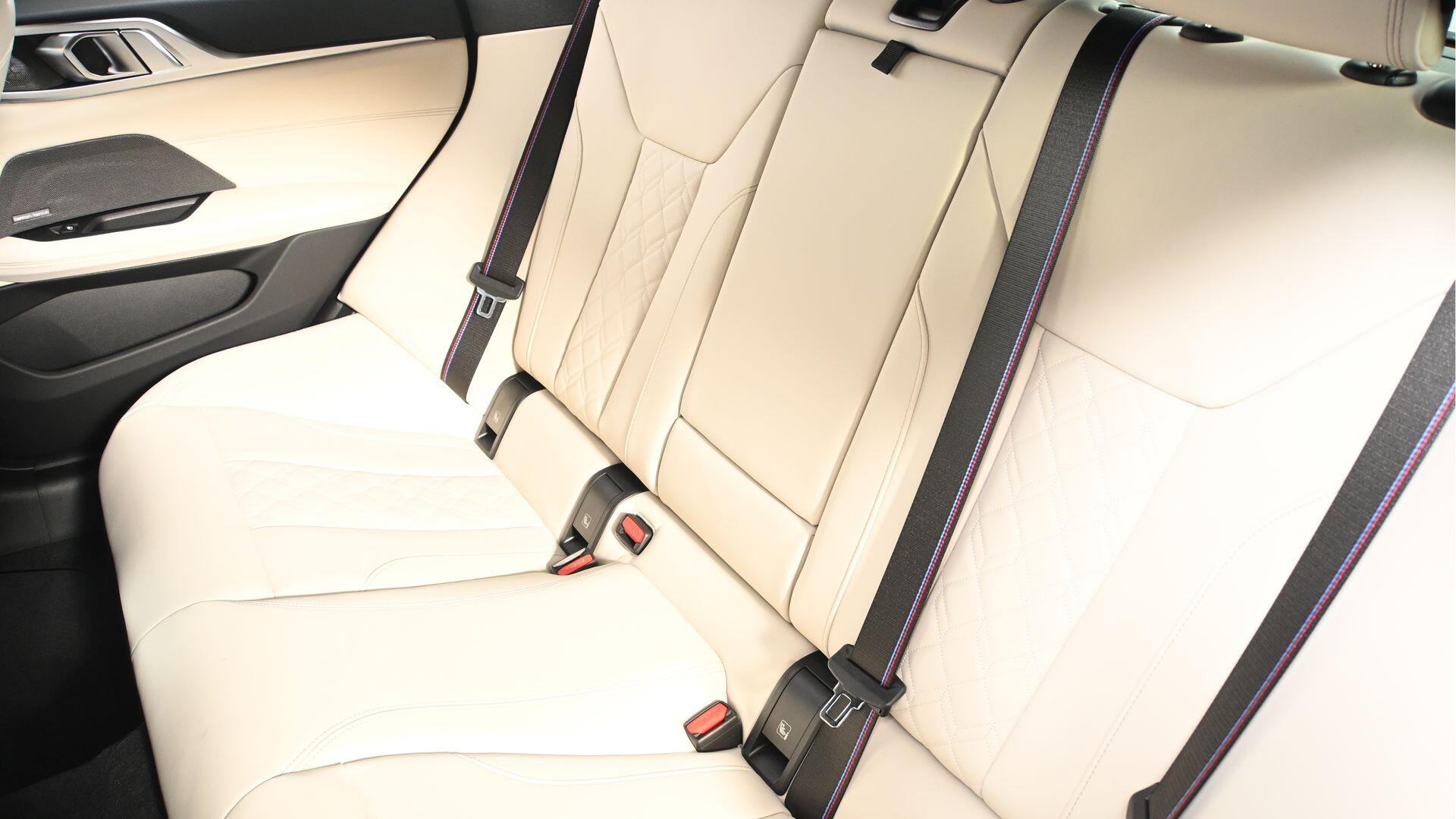 BMW i4 view 22