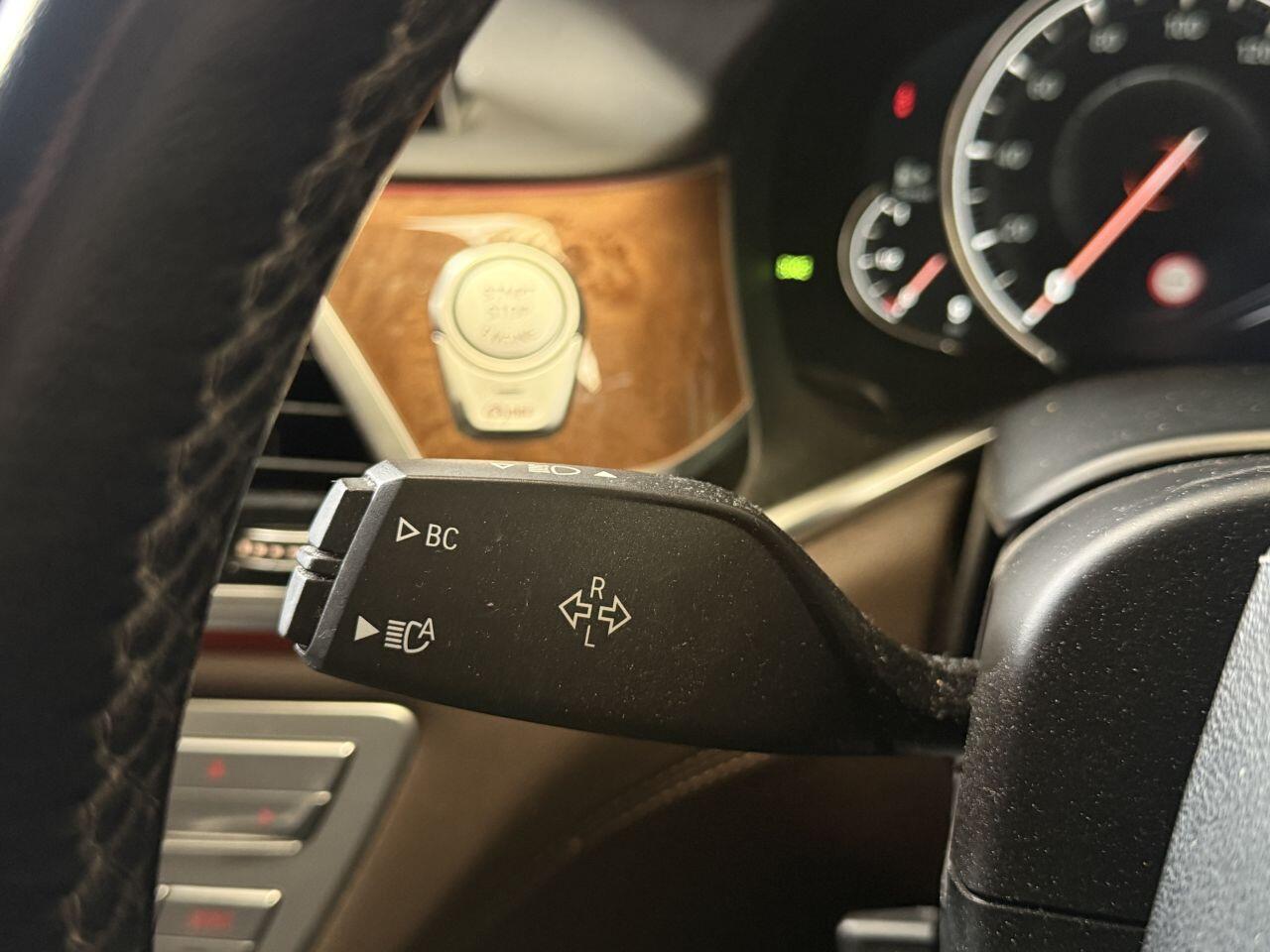 BMW 7 Series view 40