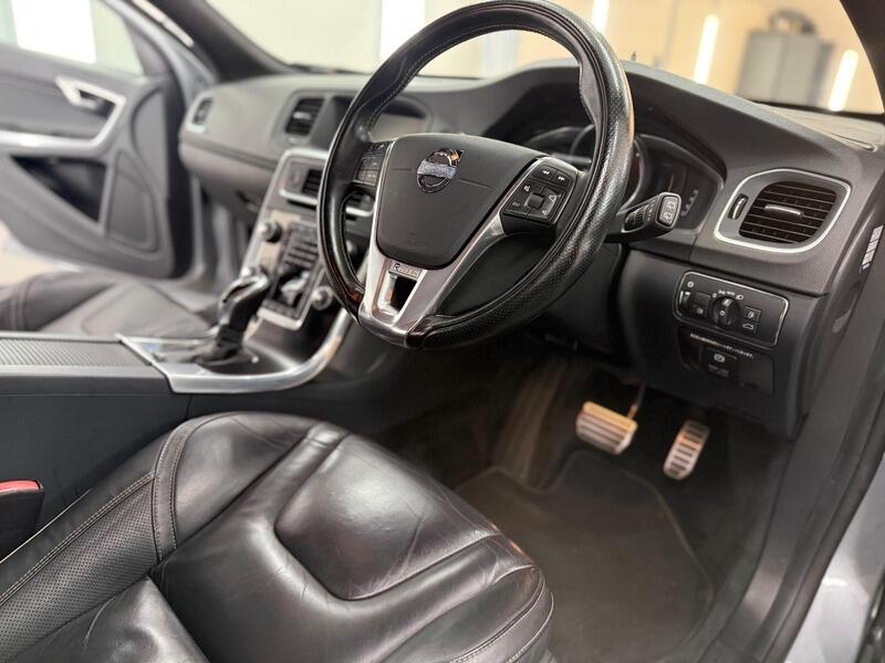 2014 Volvo V60 3.0 T6 R-Design Lux Nav Estate 5dr Petrol Geartronic AWD Euro 5 (304 ps) • 36,500 miles image 16