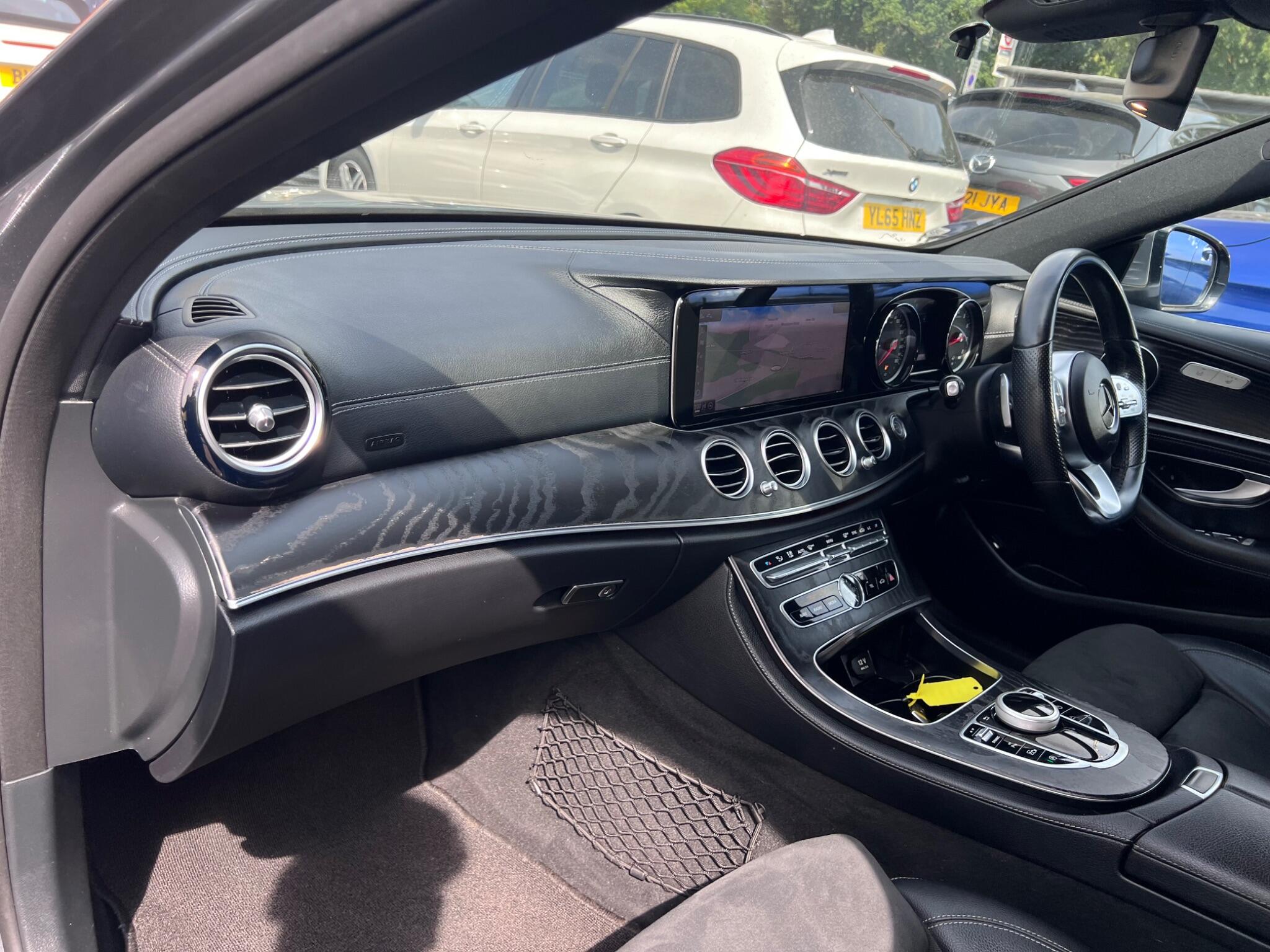 Mercedes-Benz E Class view 36