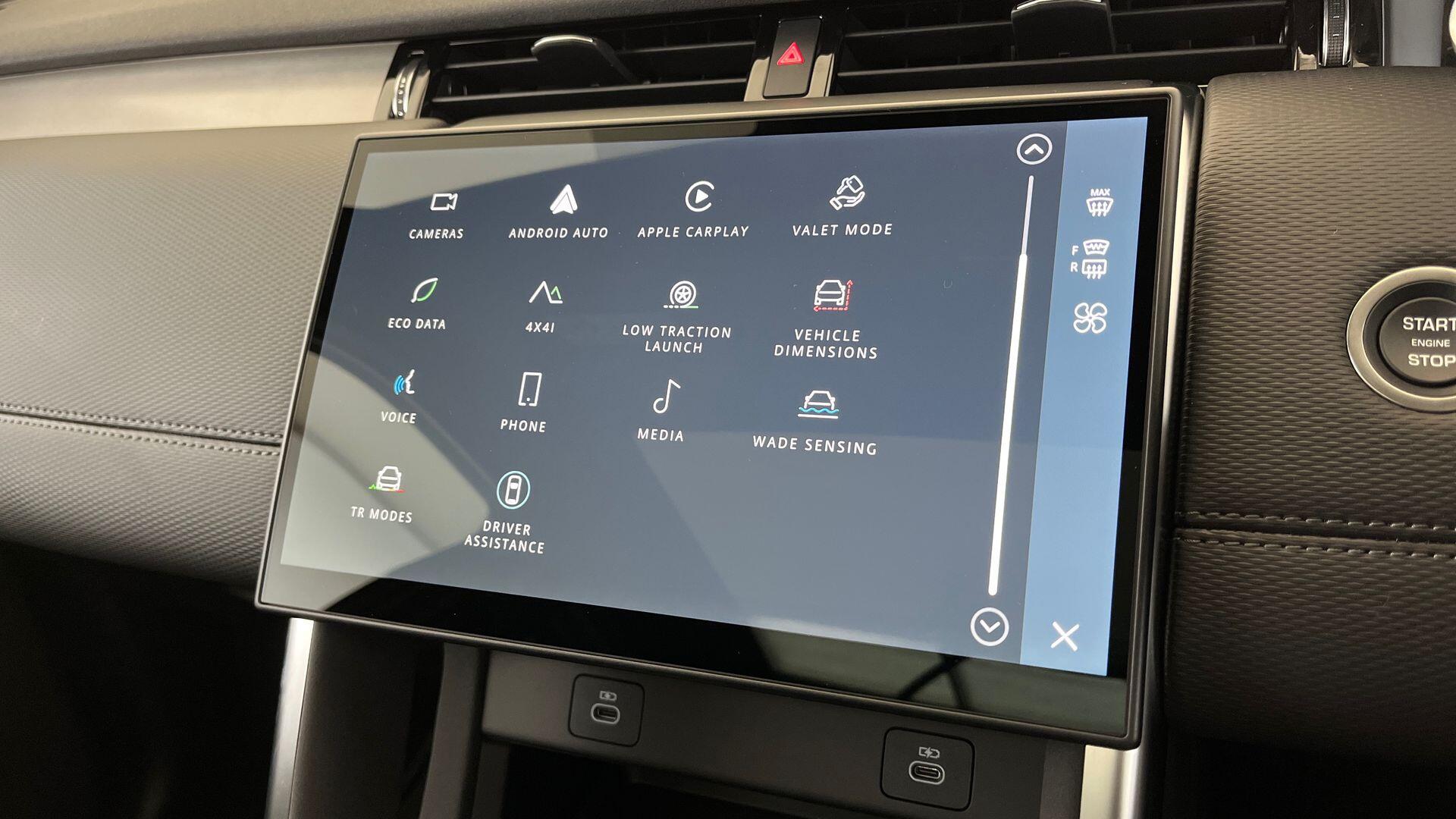 Land Rover Discovery Sport view 43