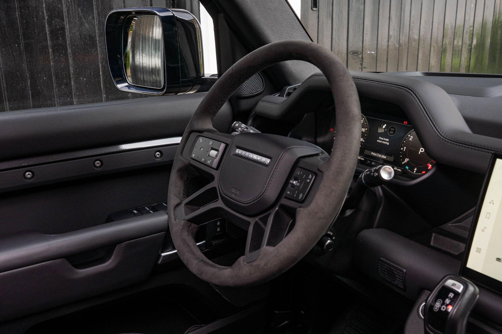 Land Rover Defender view 56