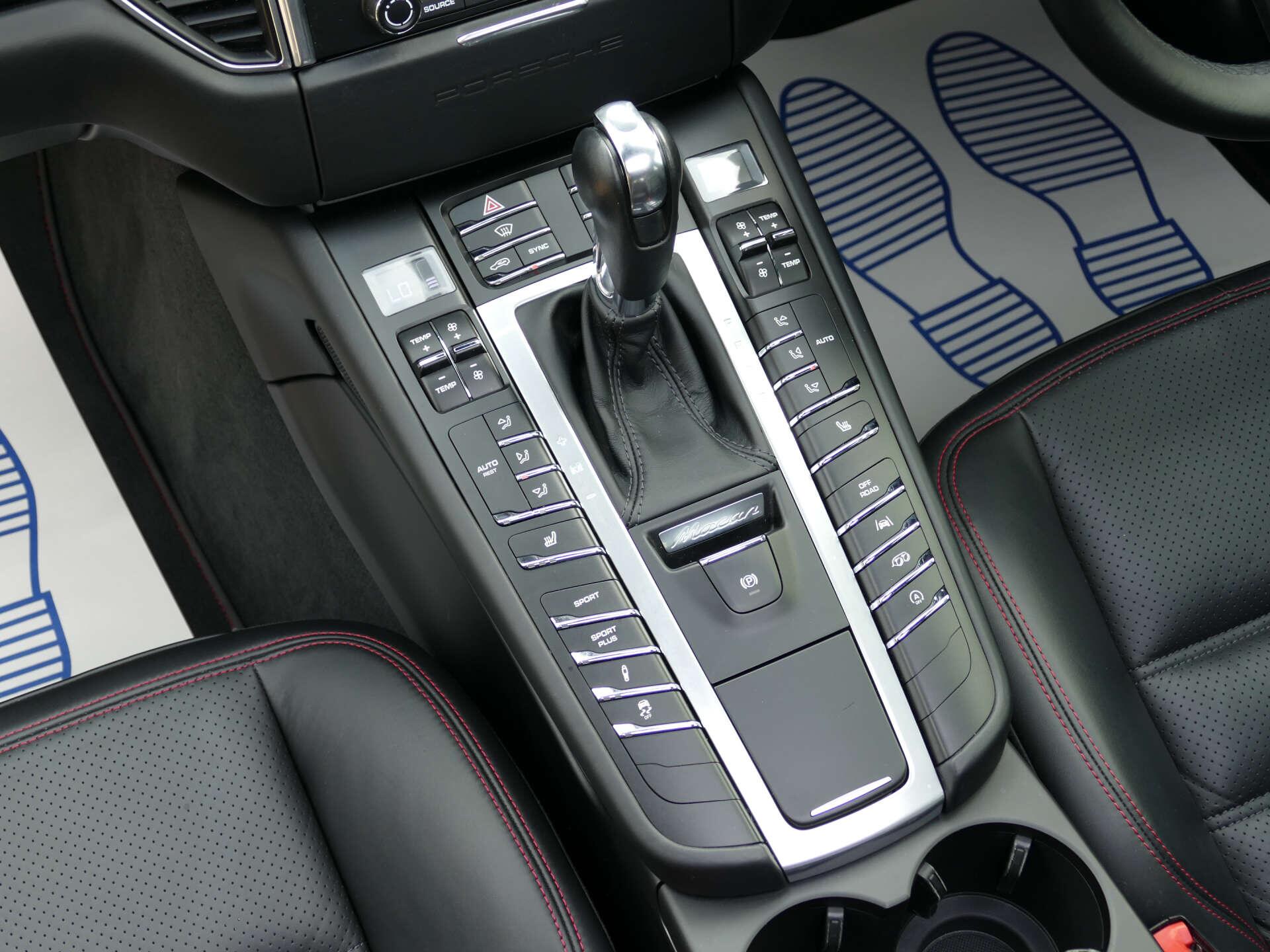 Porsche Macan view 28