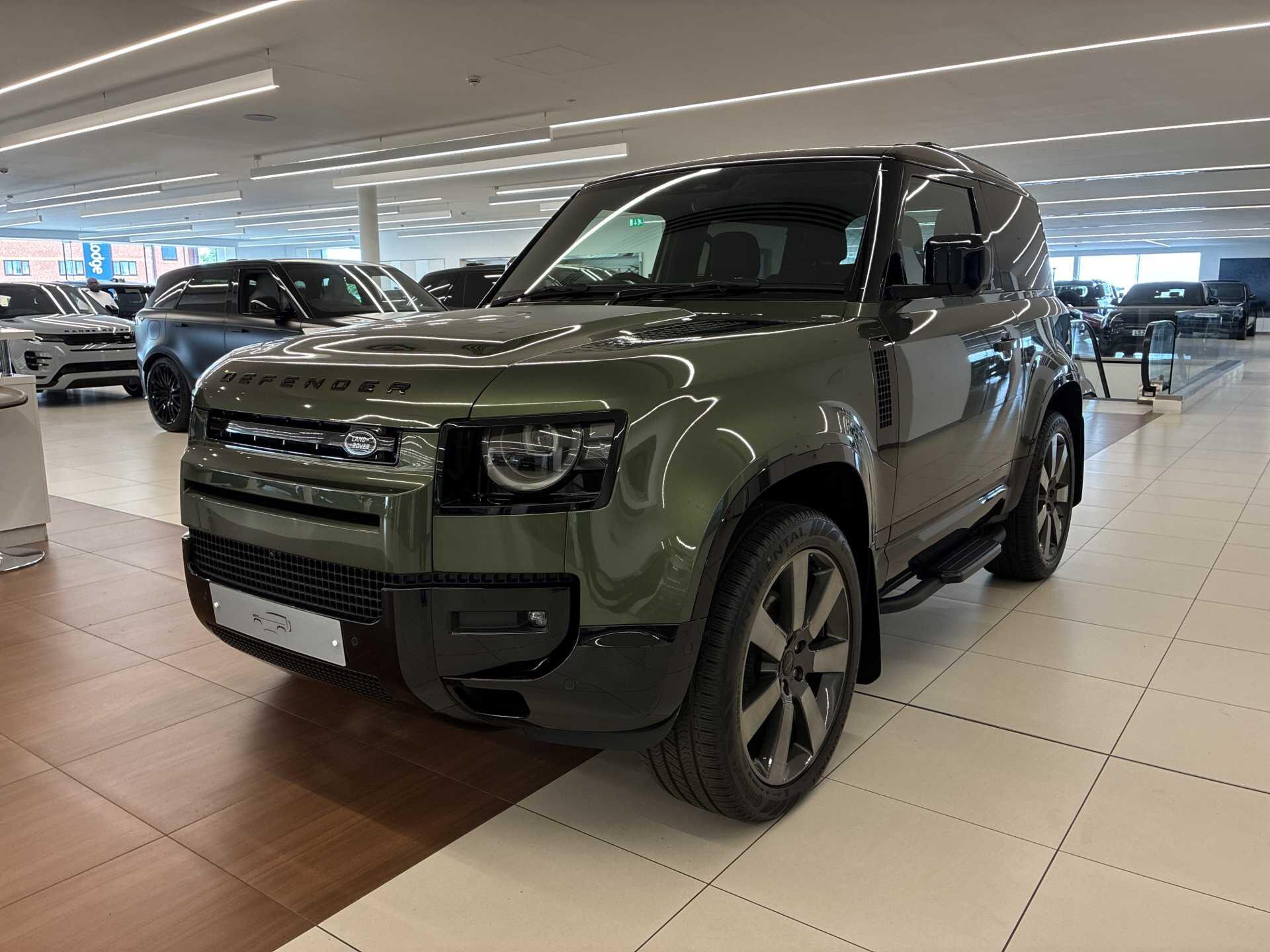 Land Rover Defender view 28