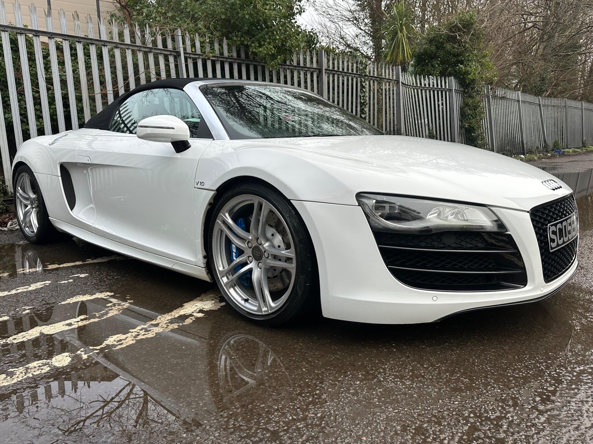 Audi R8 view 6