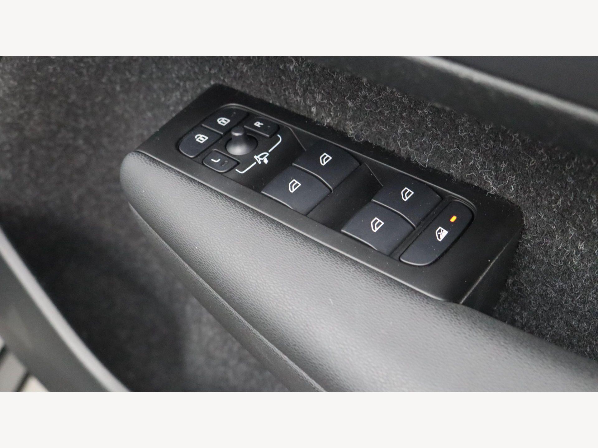 Volvo XC40 view 25