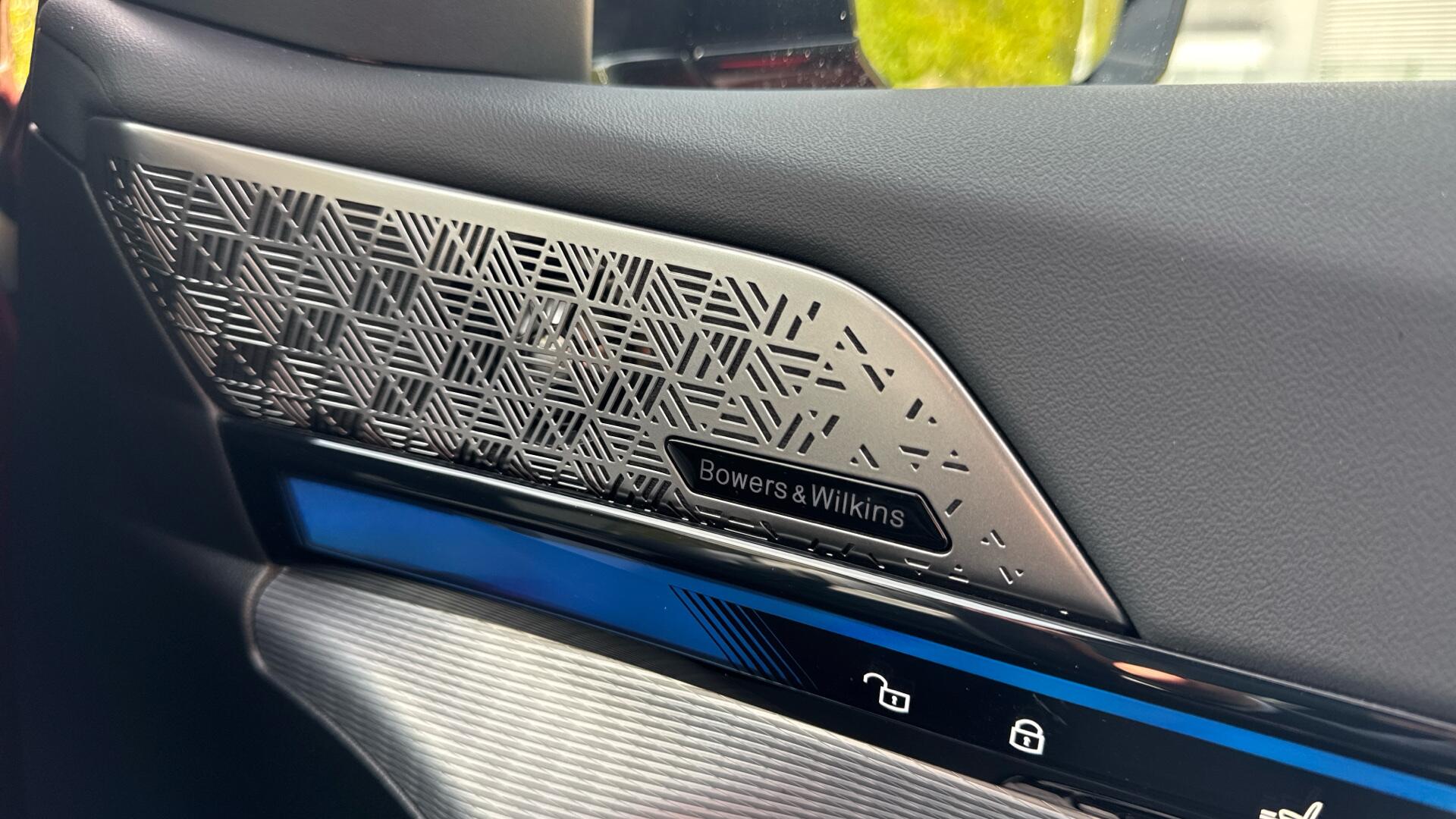 BMW i5 view 20