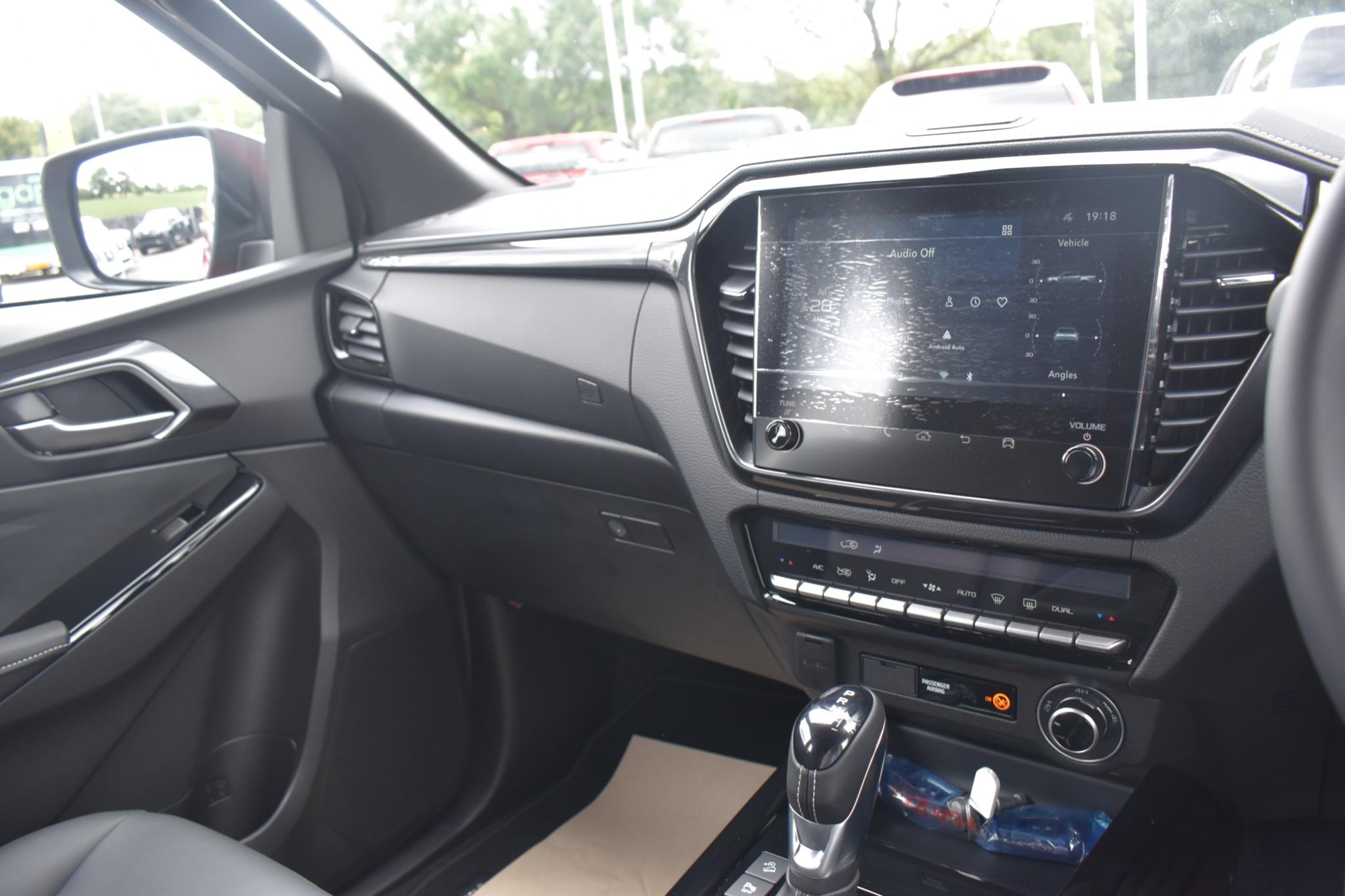 D-Max - 1.9 TD V-Cross Auto 4WD Euro 6 (s/s) 4dr - Image 18