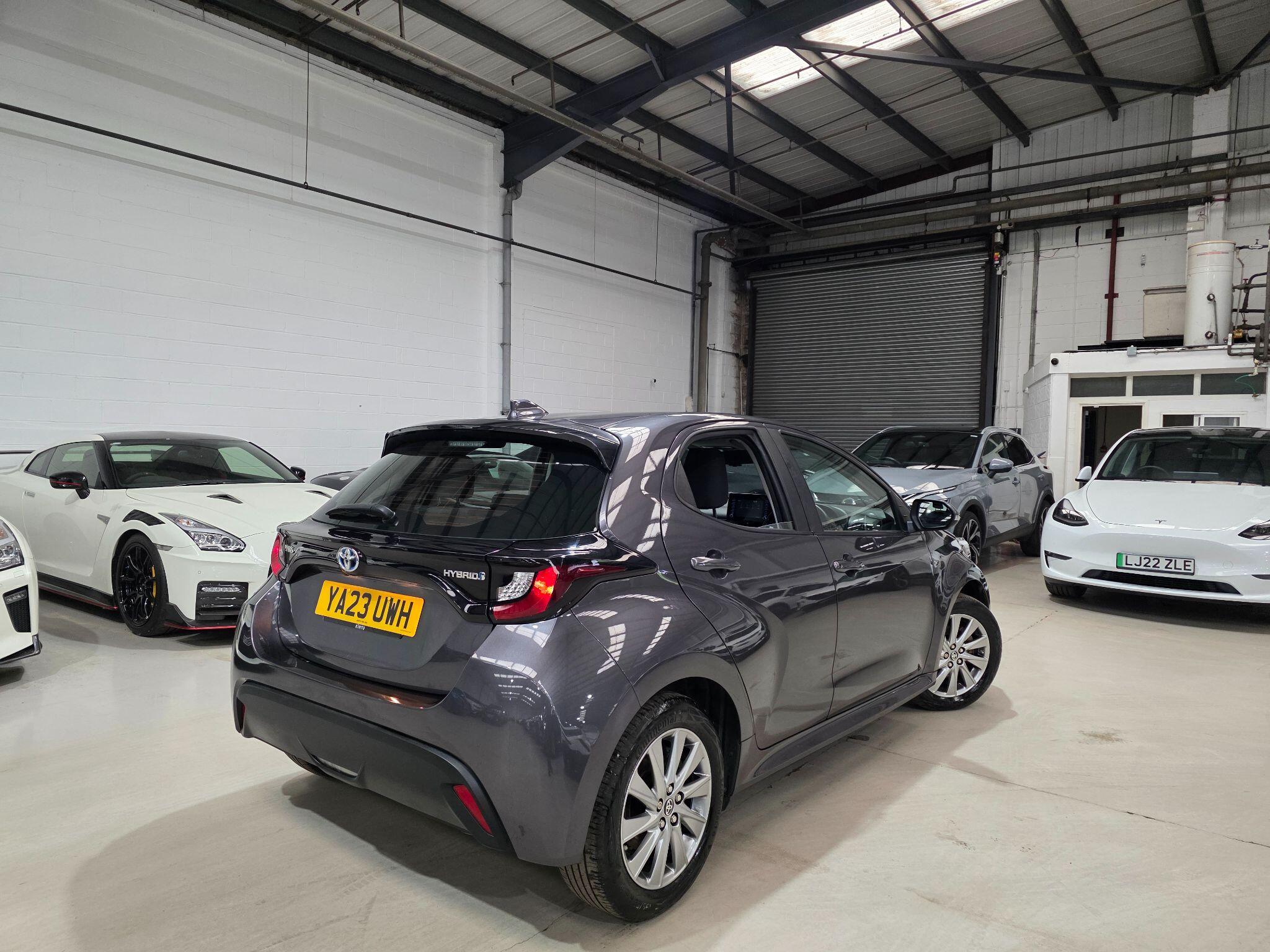 Toyota Yaris view 23