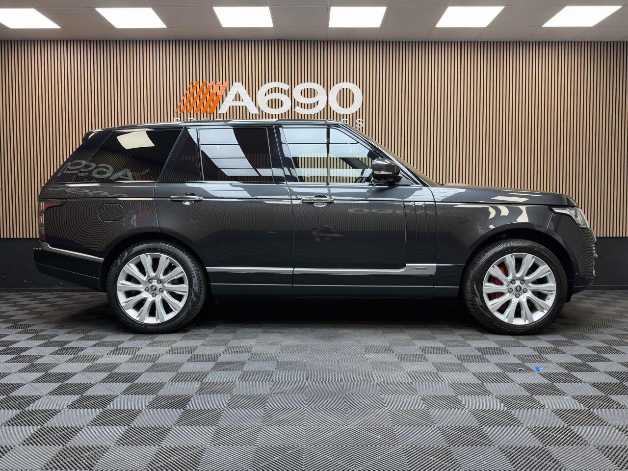 Land Rover Range Rover view 8