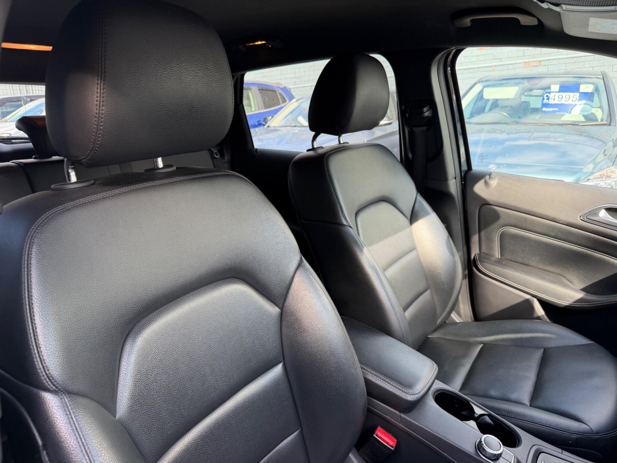 Mercedes-Benz B-Class view 12